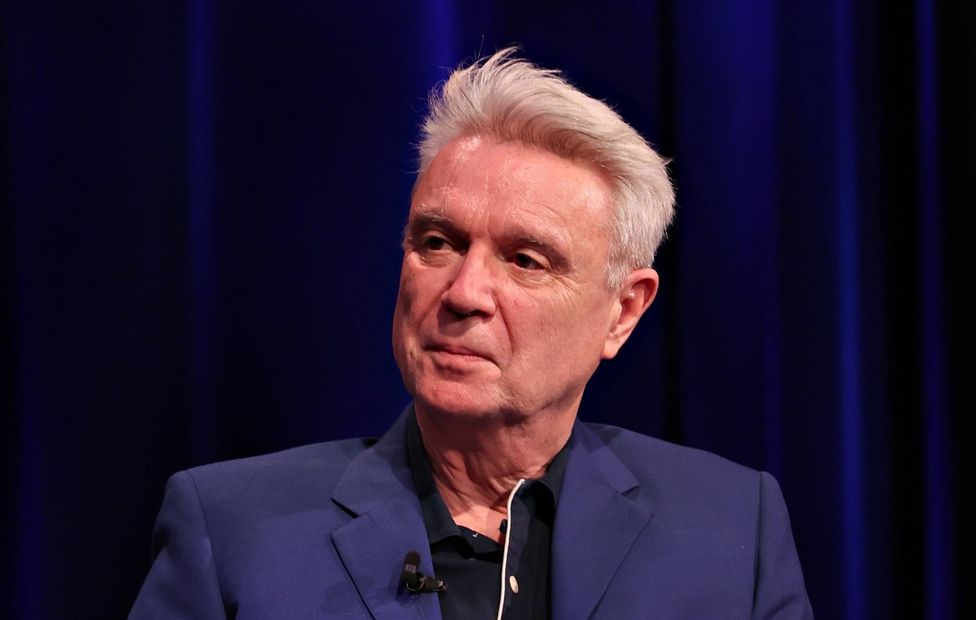 David Byrne admite que antes "albergaba muchos prejuicios raciales"