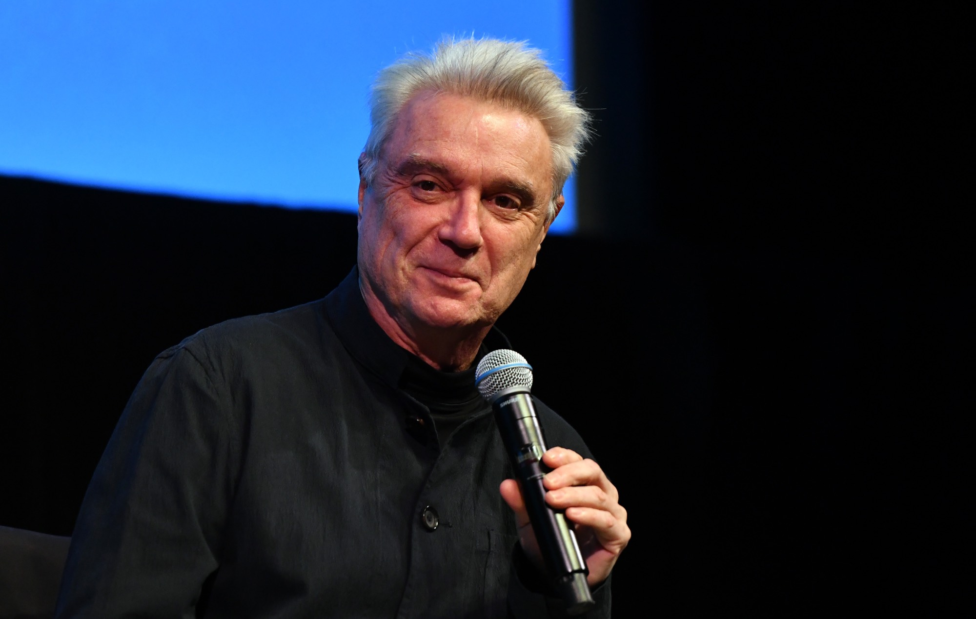 David Byrne, de Talking Heads, dice que se sintió "removido" al volver a verse a sí mismo en 'Stop Making Sense'