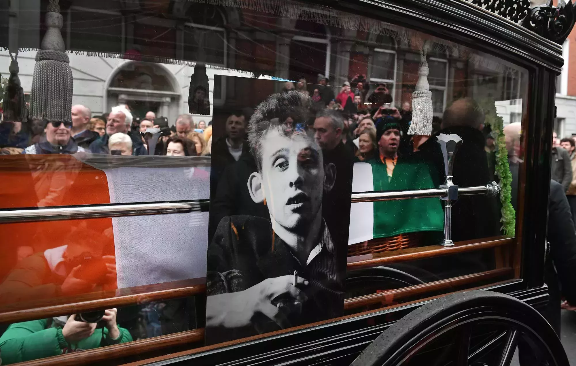 El funeral de Shane MacGowan llena las calles de Dublín