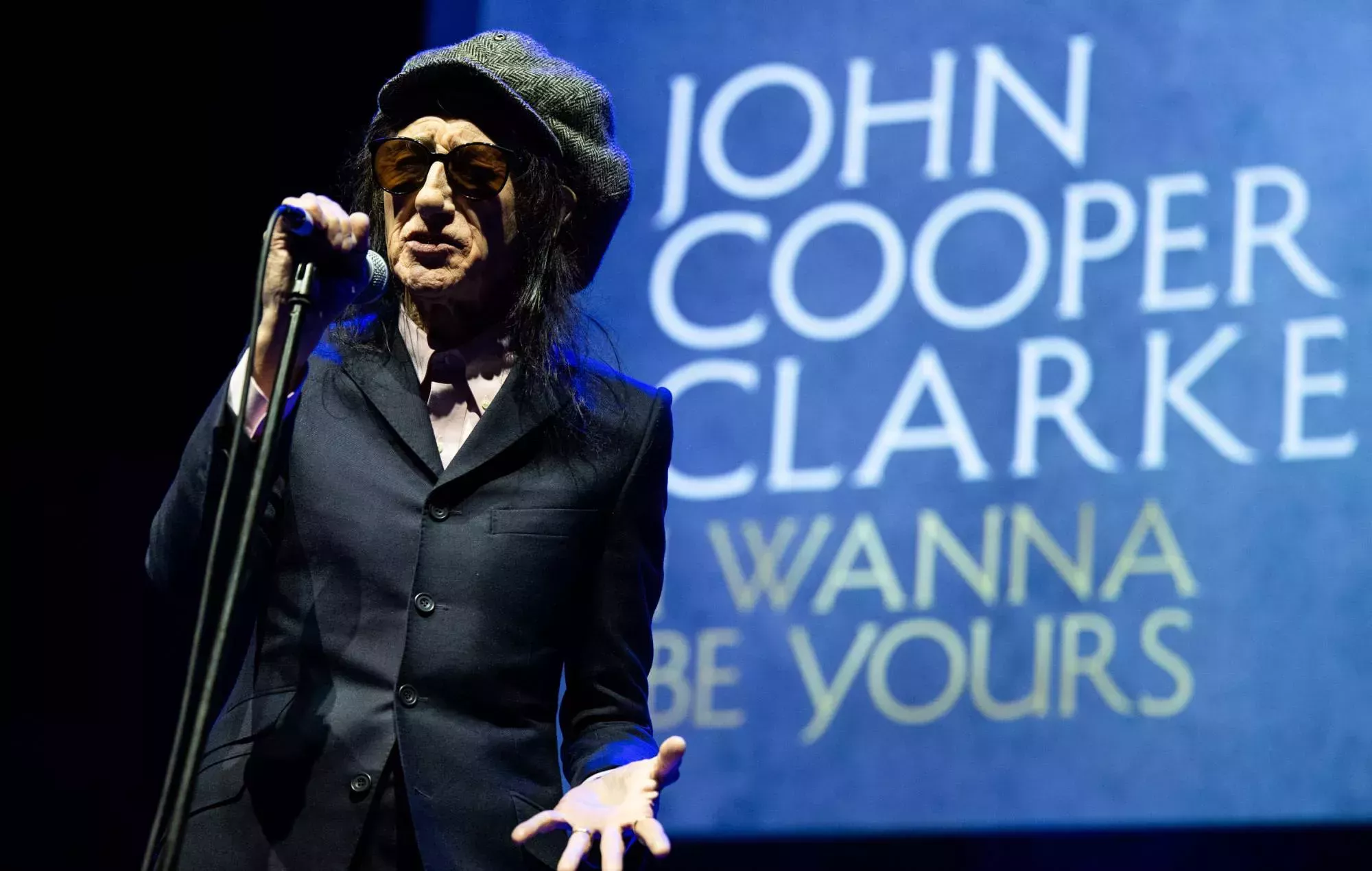 John Cooper Clarke revela que 'I Wanna Be Yours' no fue idea suya