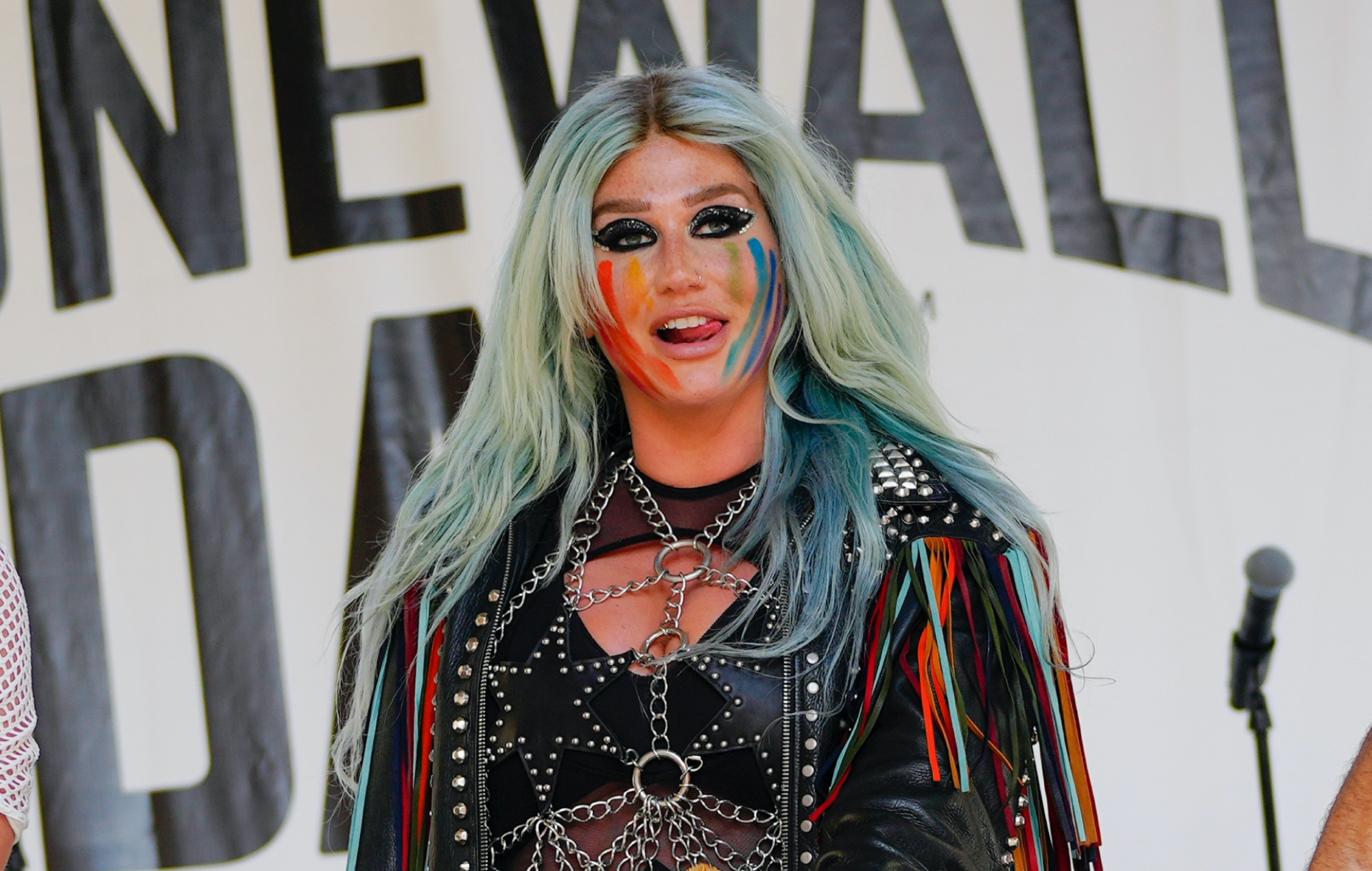Kesha se libera por fin de la discográfica Kemosabe de Dr. Luke