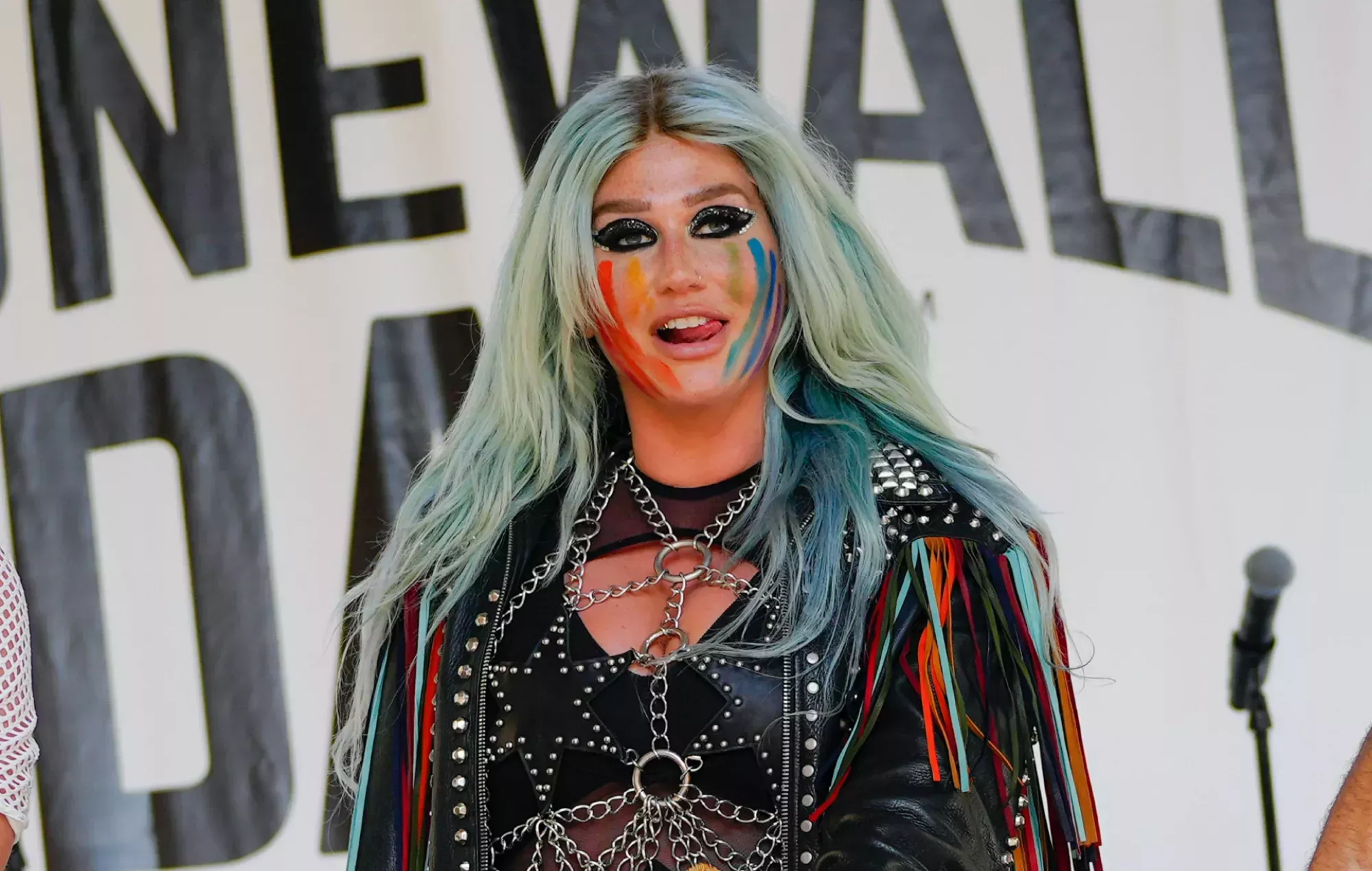 Kesha se libera por fin de la discográfica Kemosabe de Dr. Luke
