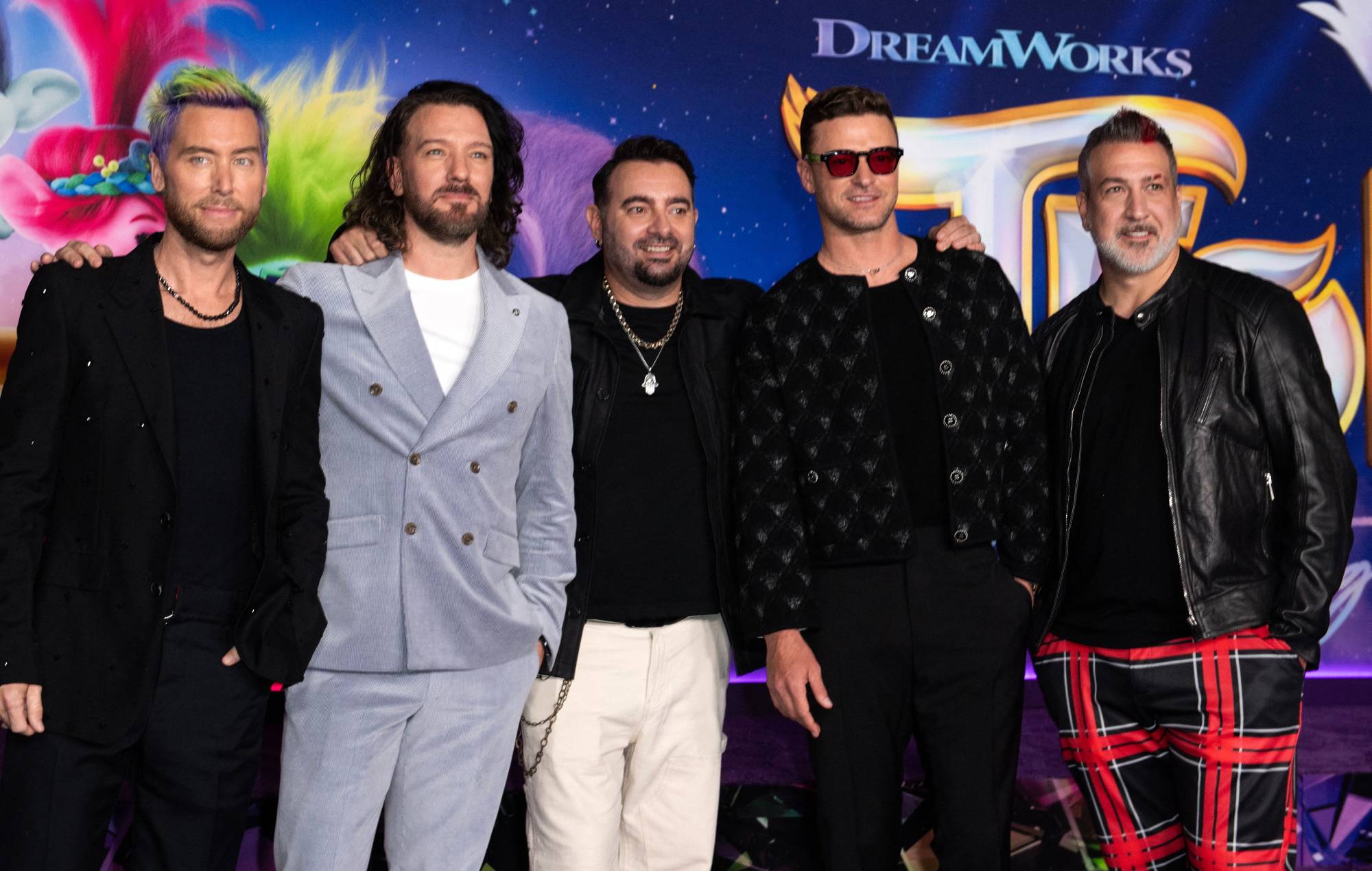 Lance Bass dice que *NSYNC están "hablando" de una reunión