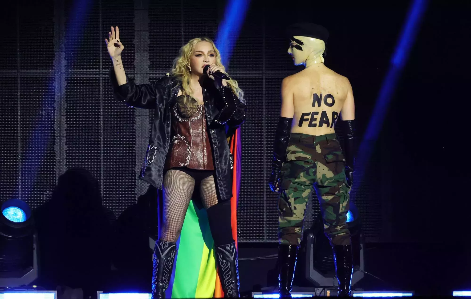 Madonna invita a Stella McCartney al escenario en el cierre de su gira