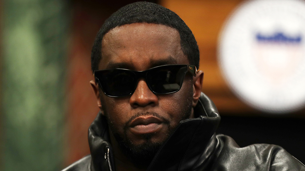 

	
		Sean "Diddy" Combs, acusado de violar en grupo a una joven de 17 años
	
	