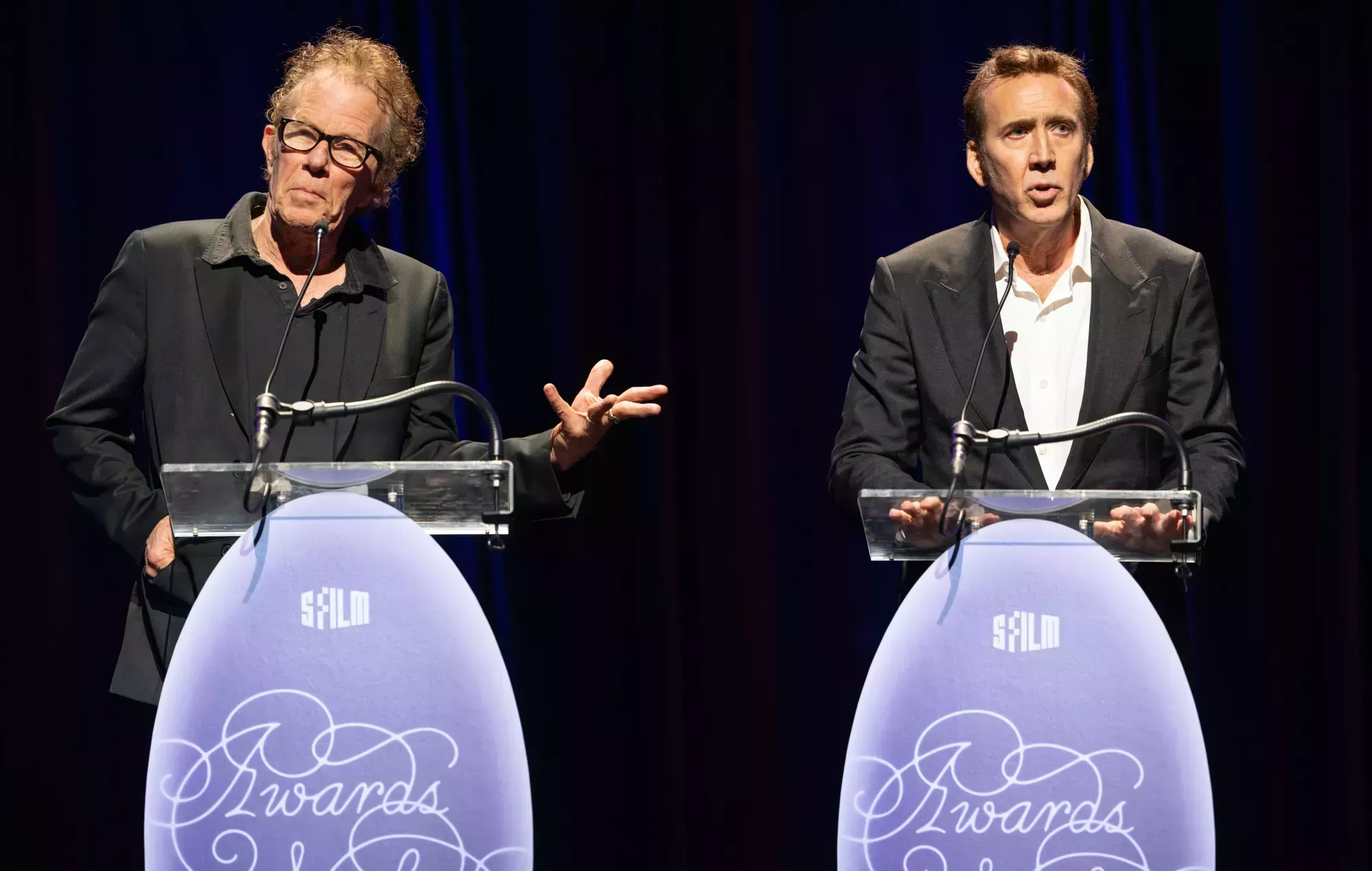 Tom Waits hace una rara aparición pública para homenajear a Nicolas Cage