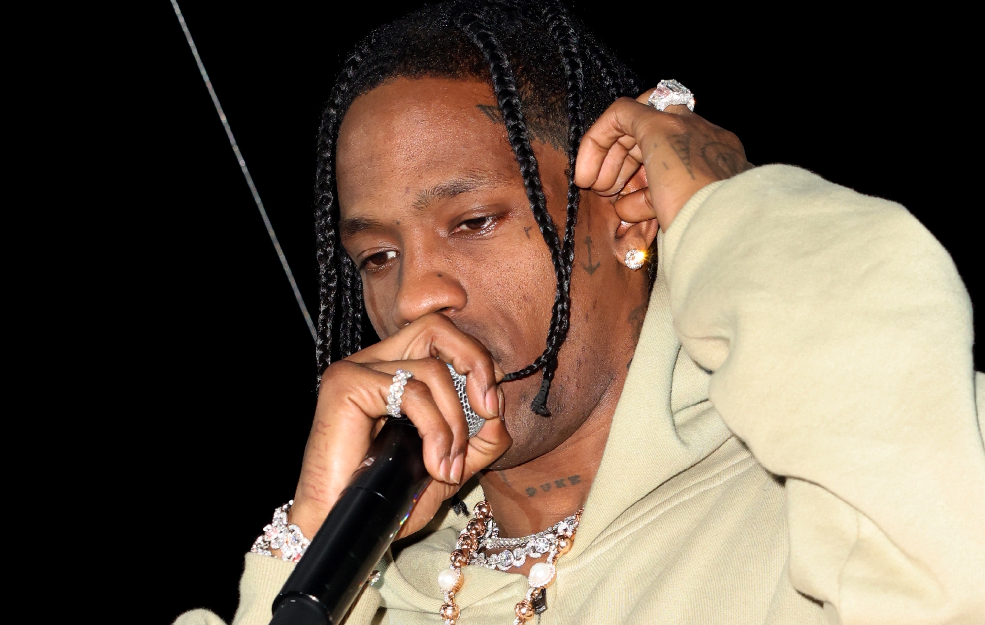 Travis Scott cancela su concierto en Chicago horas antes de salir al escenario