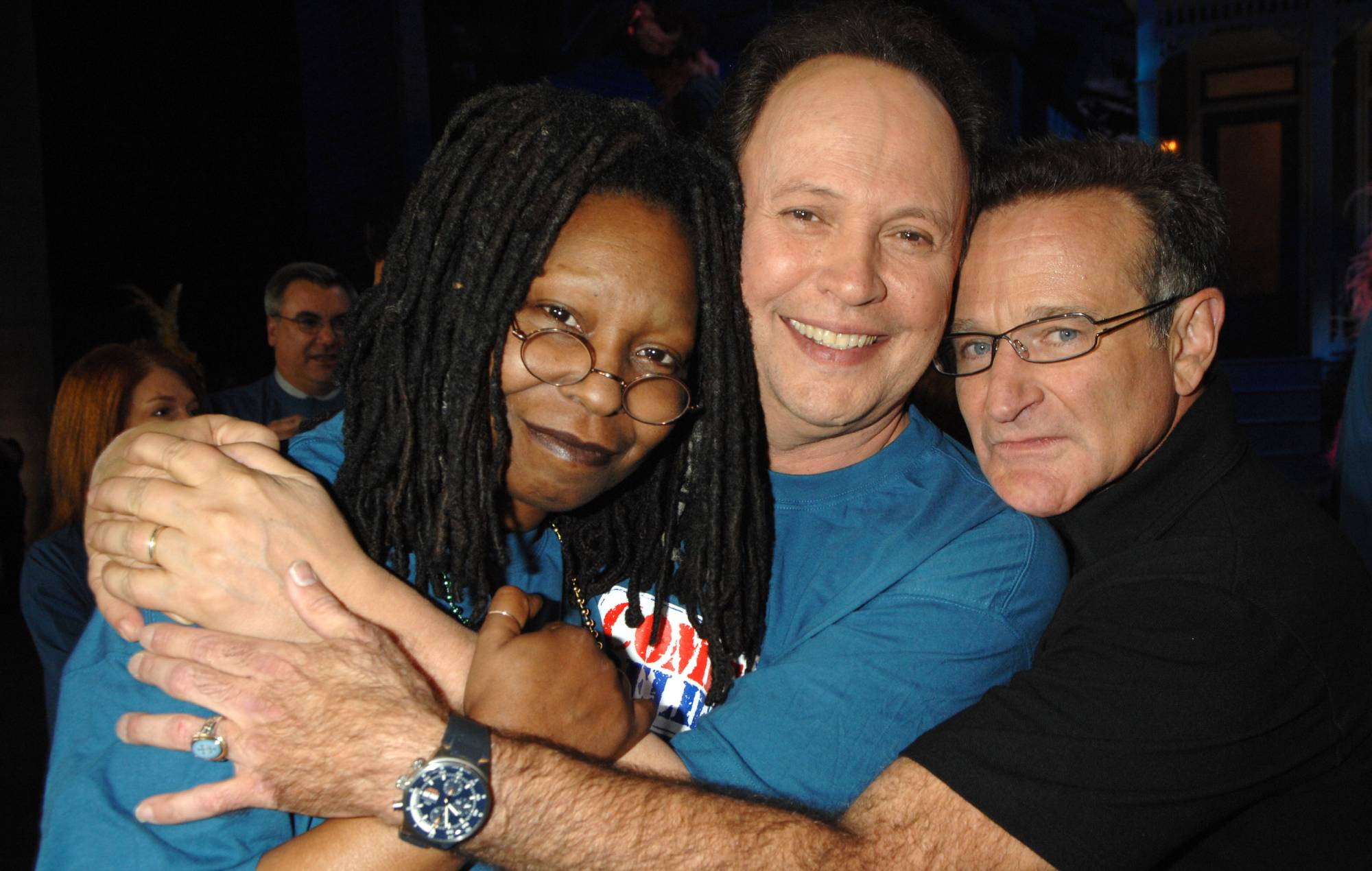 Whoopi Goldberg y Billy Crystal rinden un emotivo homenaje a su "hermano" Robin Williams 