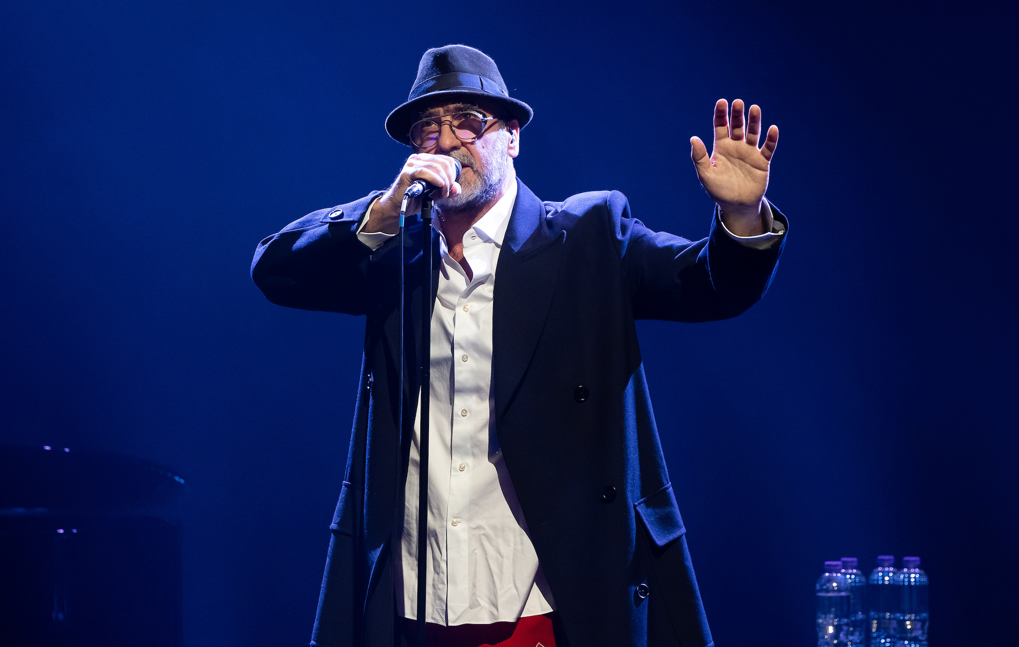 Eric Cantona anuncia una gira por el Reino Unido para la primavera de 2024