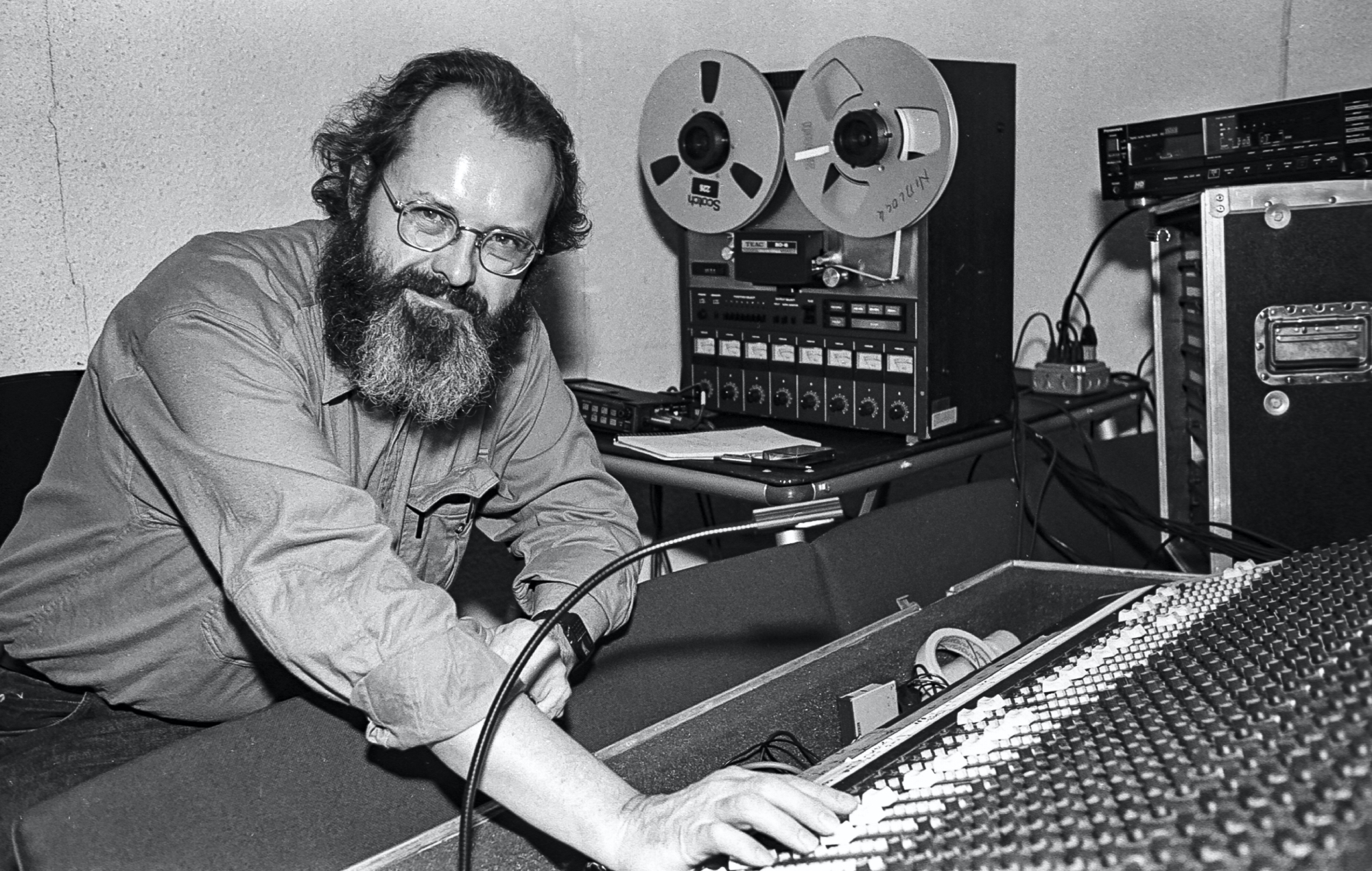 Fallece a los 90 años el legendario compositor y cineasta de vanguardia Phill Niblock