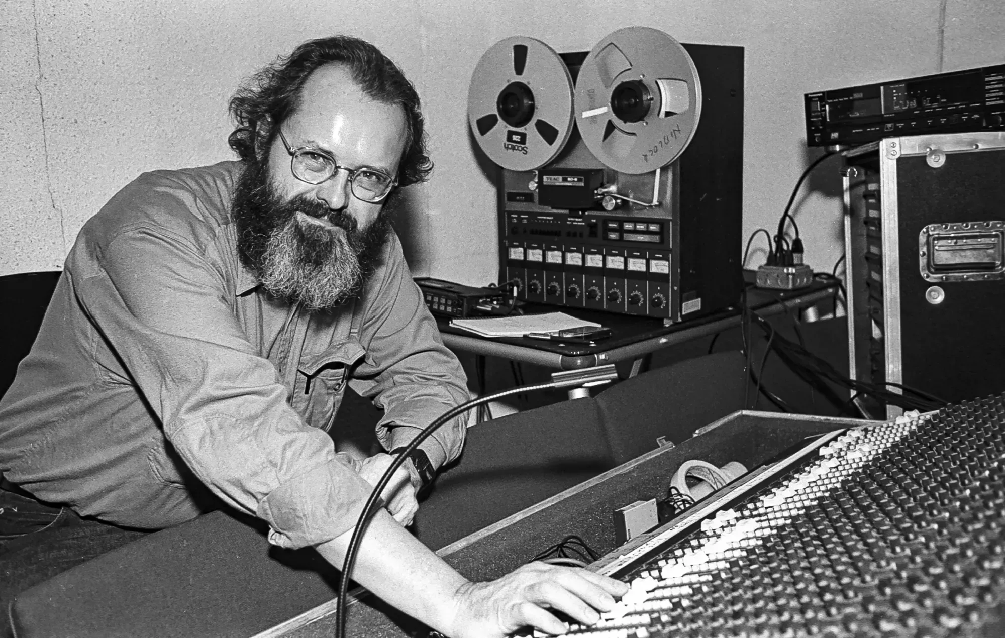 Fallece a los 90 años el legendario compositor y cineasta de vanguardia Phill Niblock
