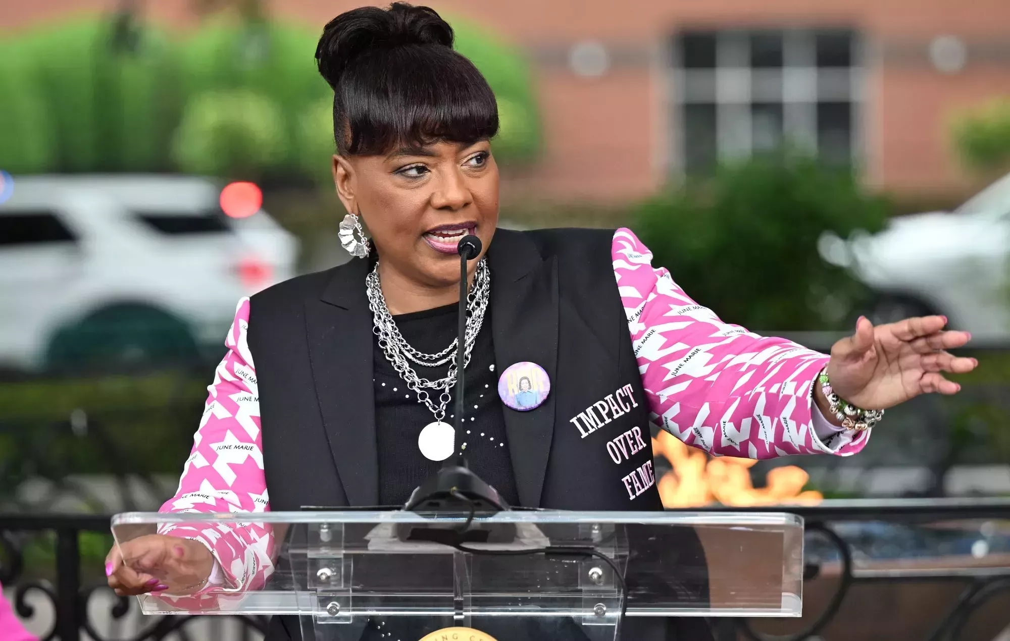 La hija de Martin Luther King critica el comentario de Jonathan Majors sobre su madre