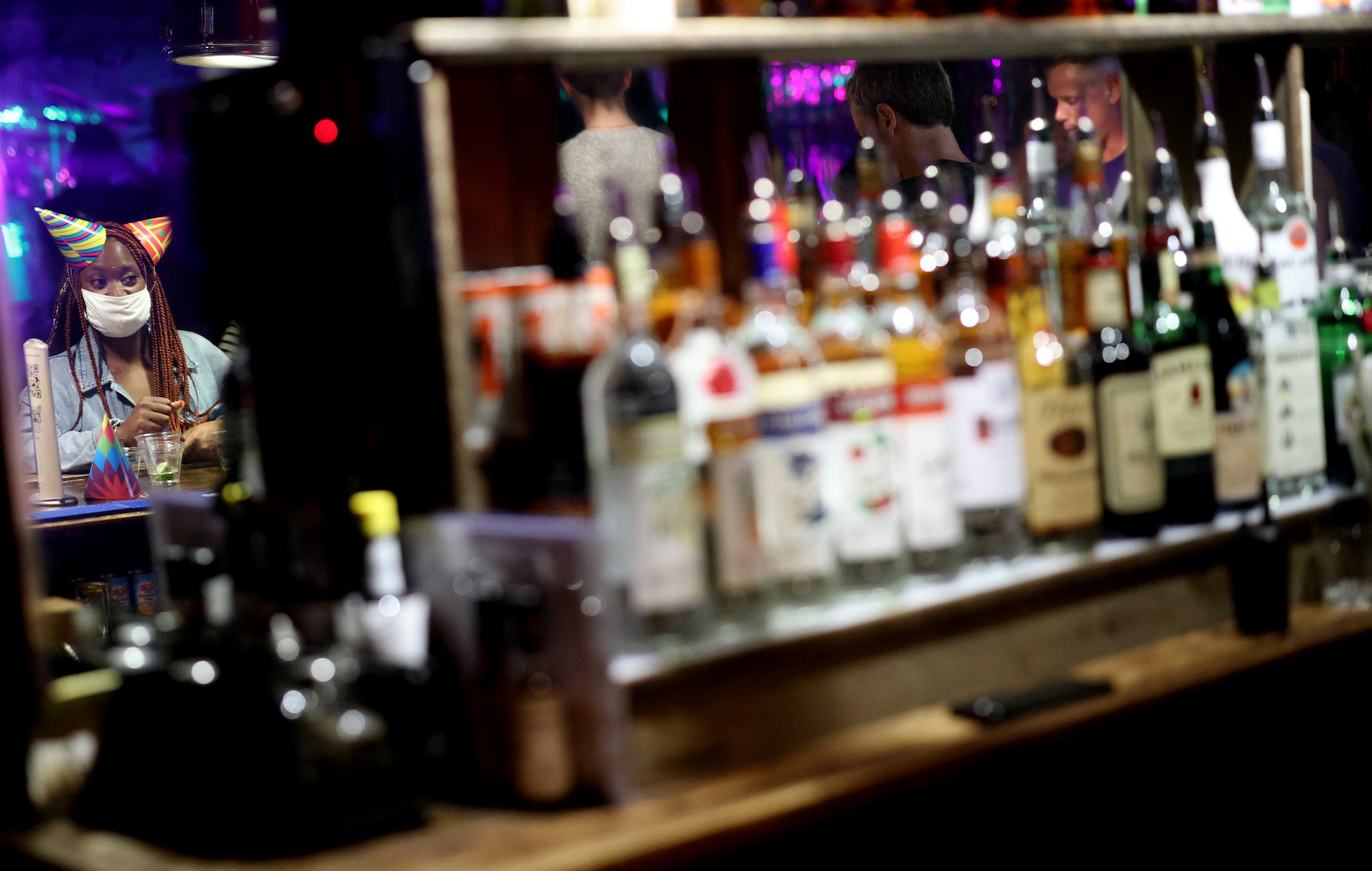 La nueva ley obliga a los locales de California a realizar pruebas de alcoholemia