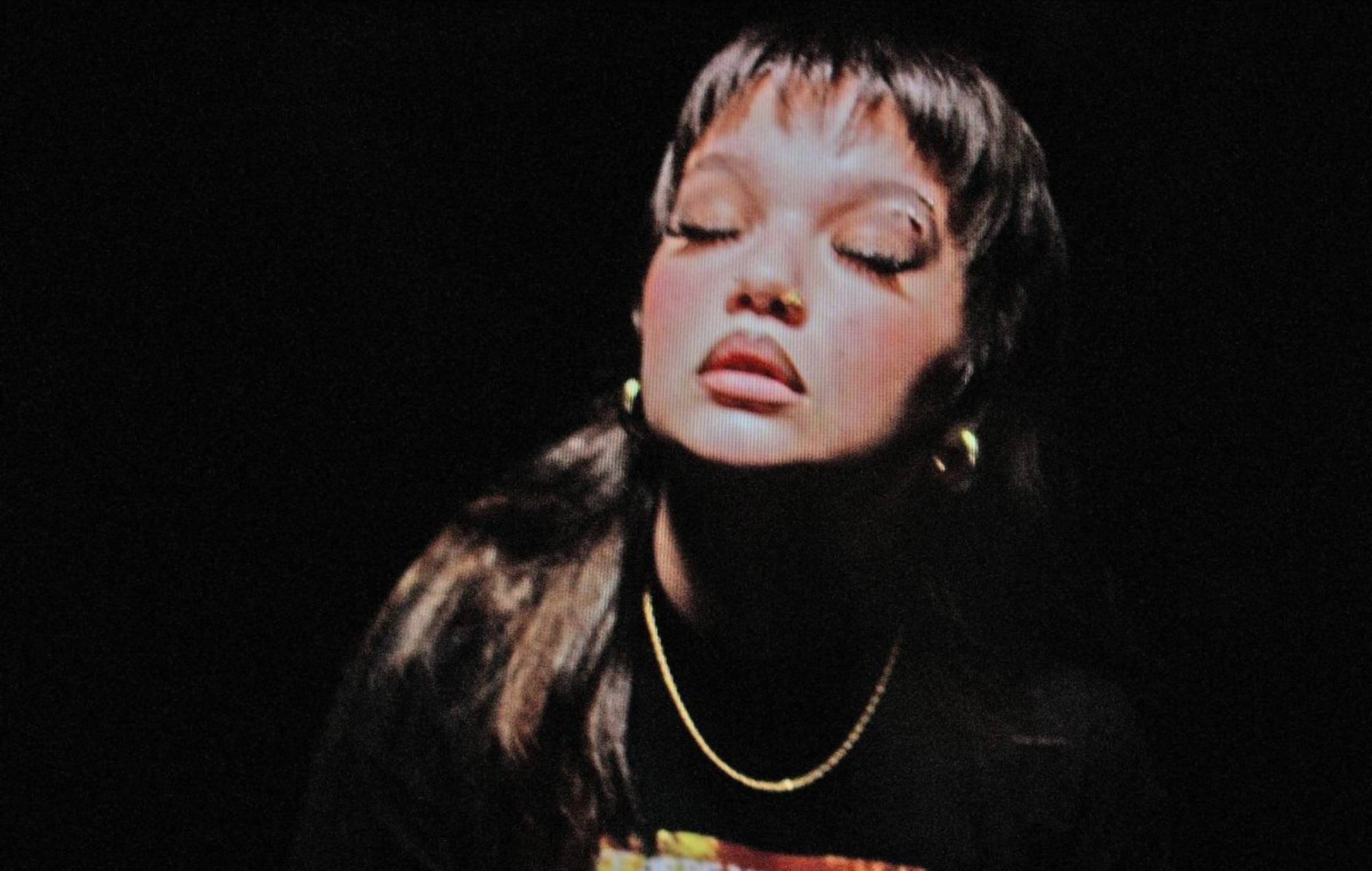 Lola Young anuncia una gira por el Reino Unido y Europa para 2024