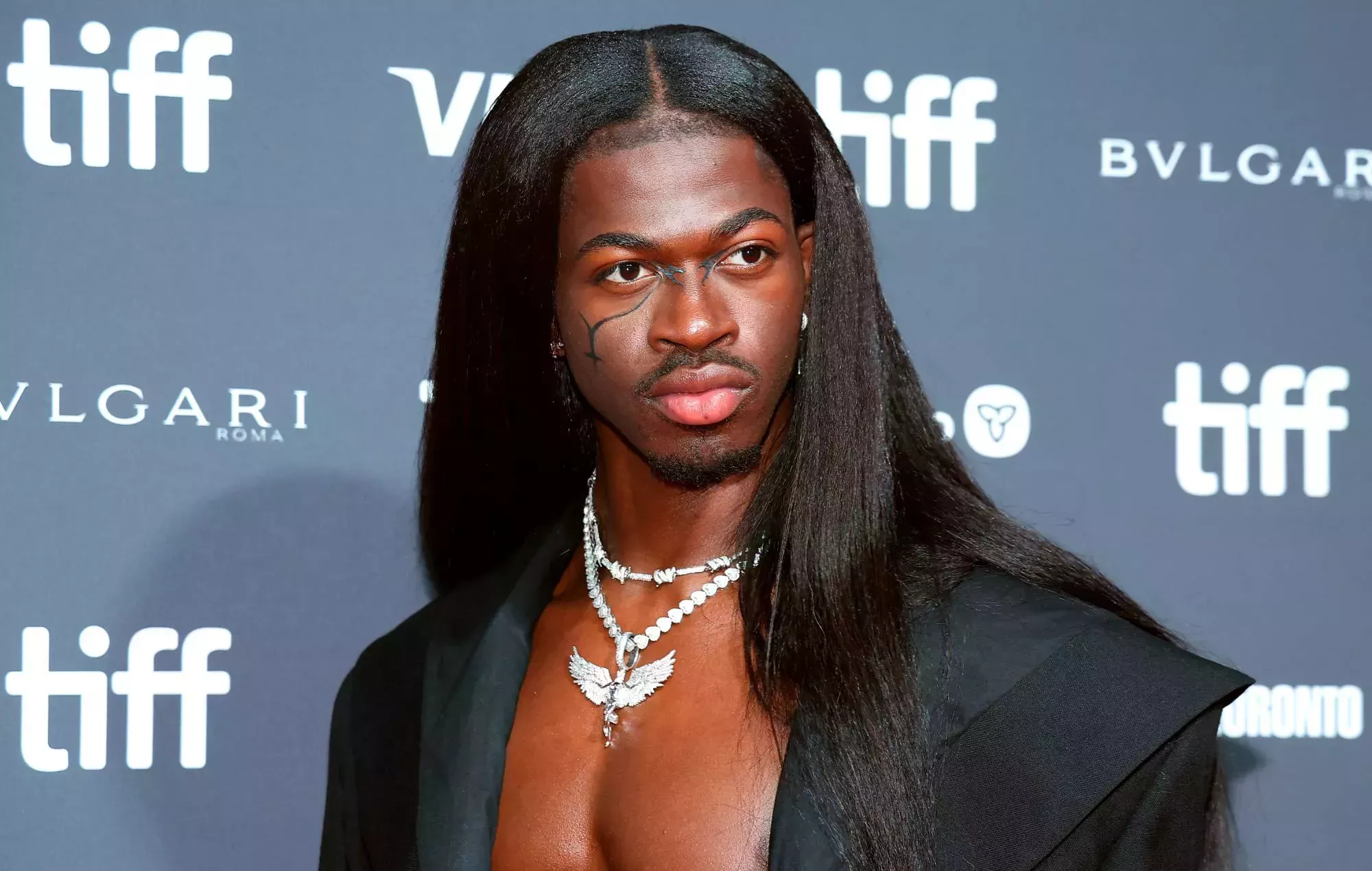 Los dobles de Taylor Swift y Kanye West protagonizan el vídeo de Lil Nas X 'J Christ