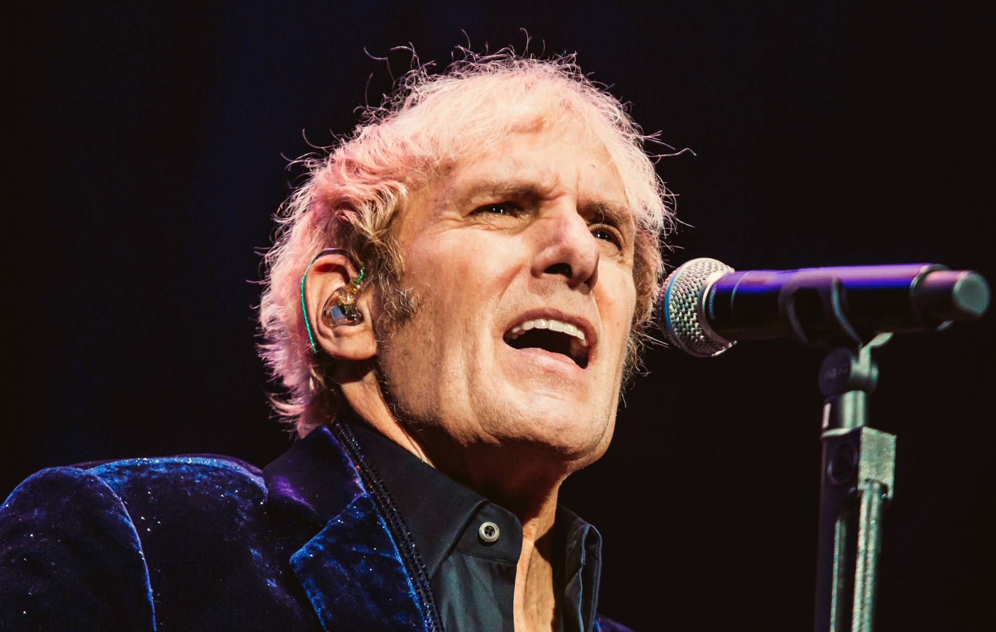 Michael Bolton es operado de urgencia del cerebro