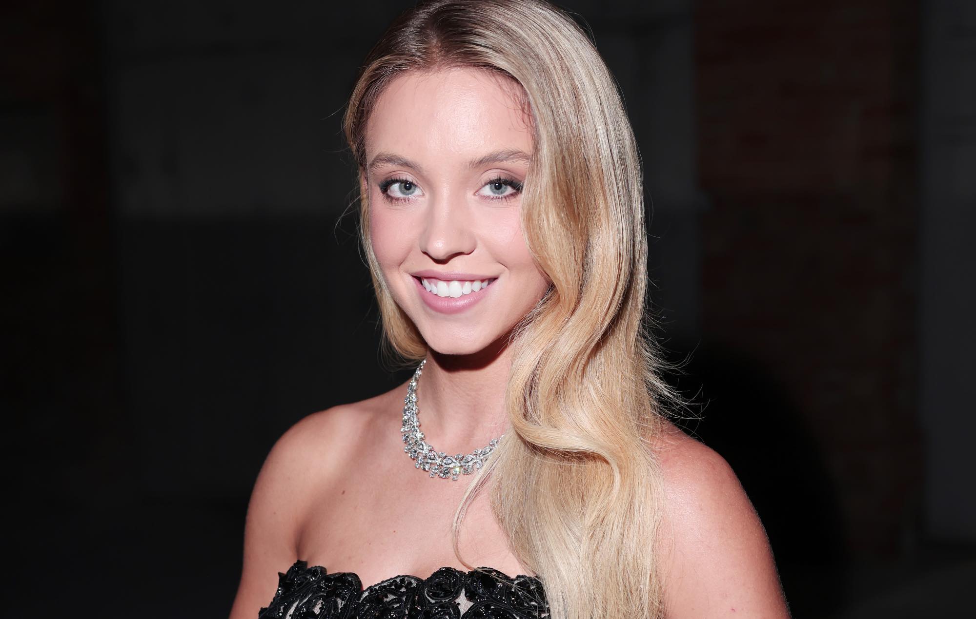 ¿Por qué la gente comparte el meme de Sydney Sweeney ‘Hot Ones’? | Cultture