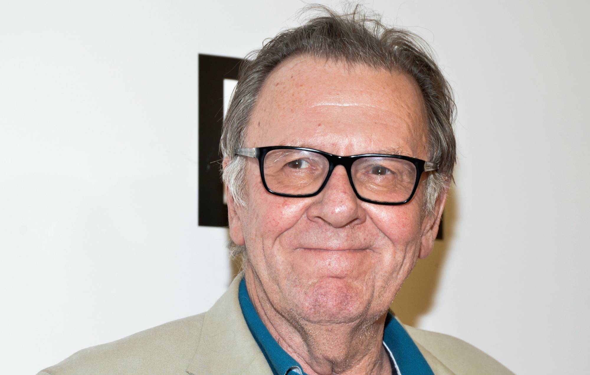 Robert Carlyle encabeza los homenajes al actor de "The Fully Monty" Tom Wilkinson, fallecido a los 75 años de edad.