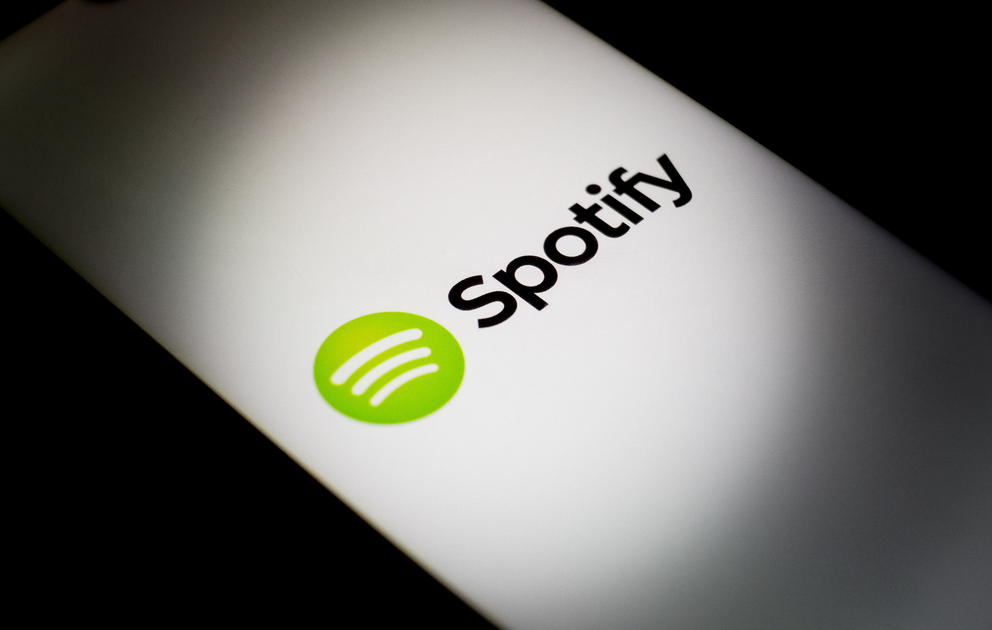 Spotify denuncia los "escandalosos" nuevos planes de Apple y les acusa de "no detenerse ante nada" para proteger sus beneficios