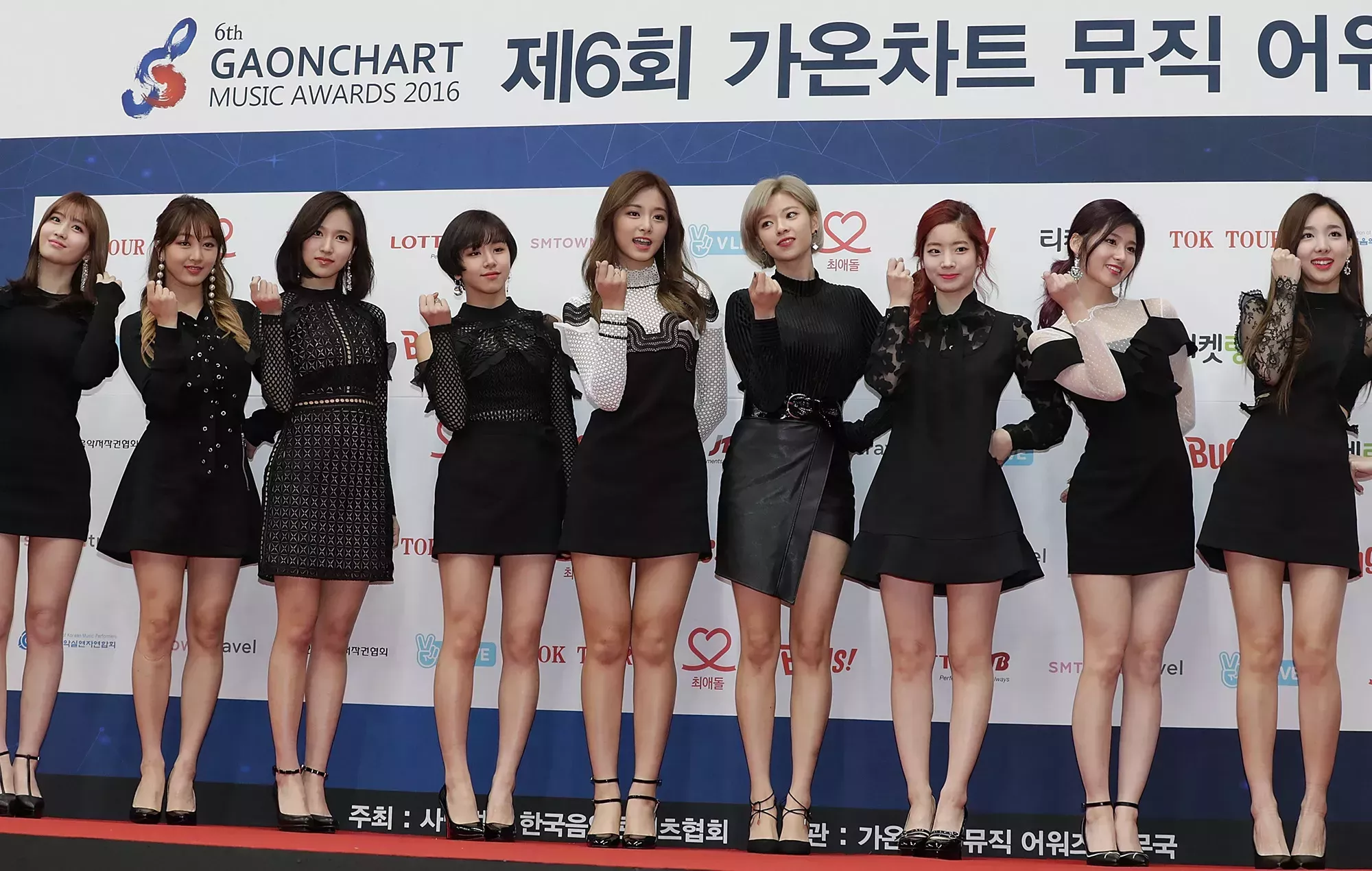 TWICE anuncia su 13º mini-álbum 'With YOU-th', que saldrá el mes que viene