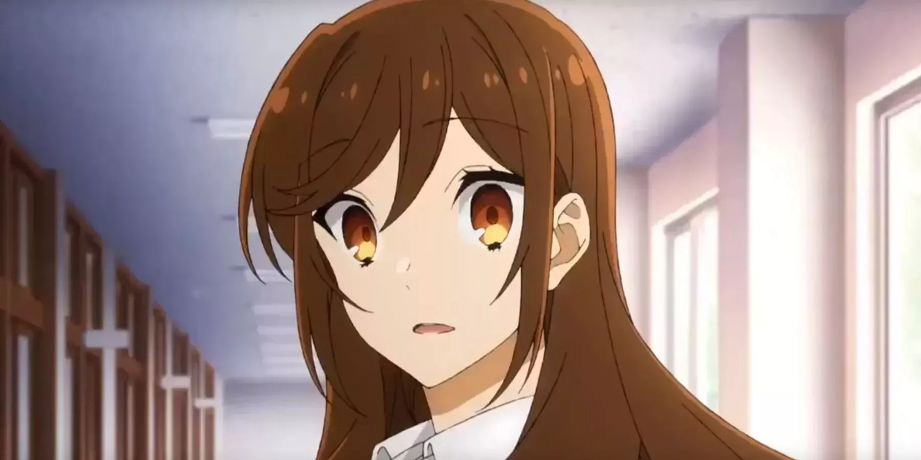 kyoko horimiya in the halls of her school