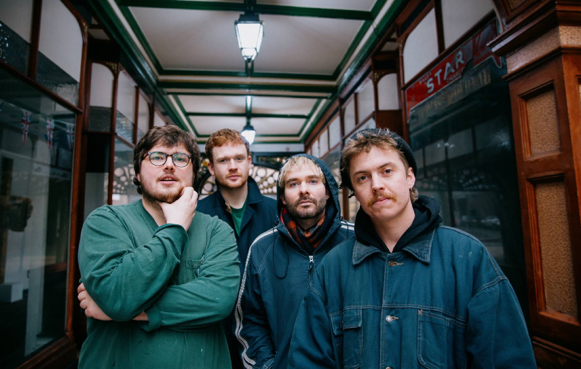 Escucha el nuevo y expansivo single de Bdrmm, "Standard Tuning".