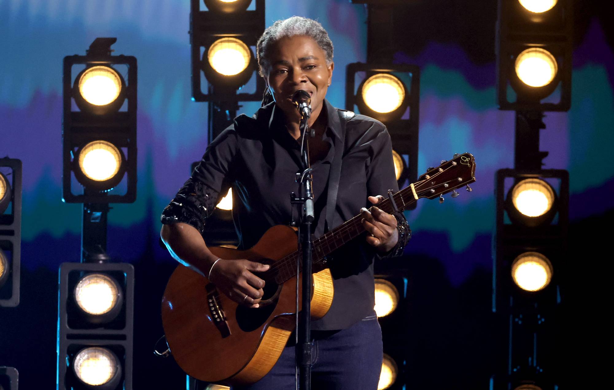 Fast Car's de Tracy Chapman aumenta un 241 por ciento tras su actuación en los Grammy