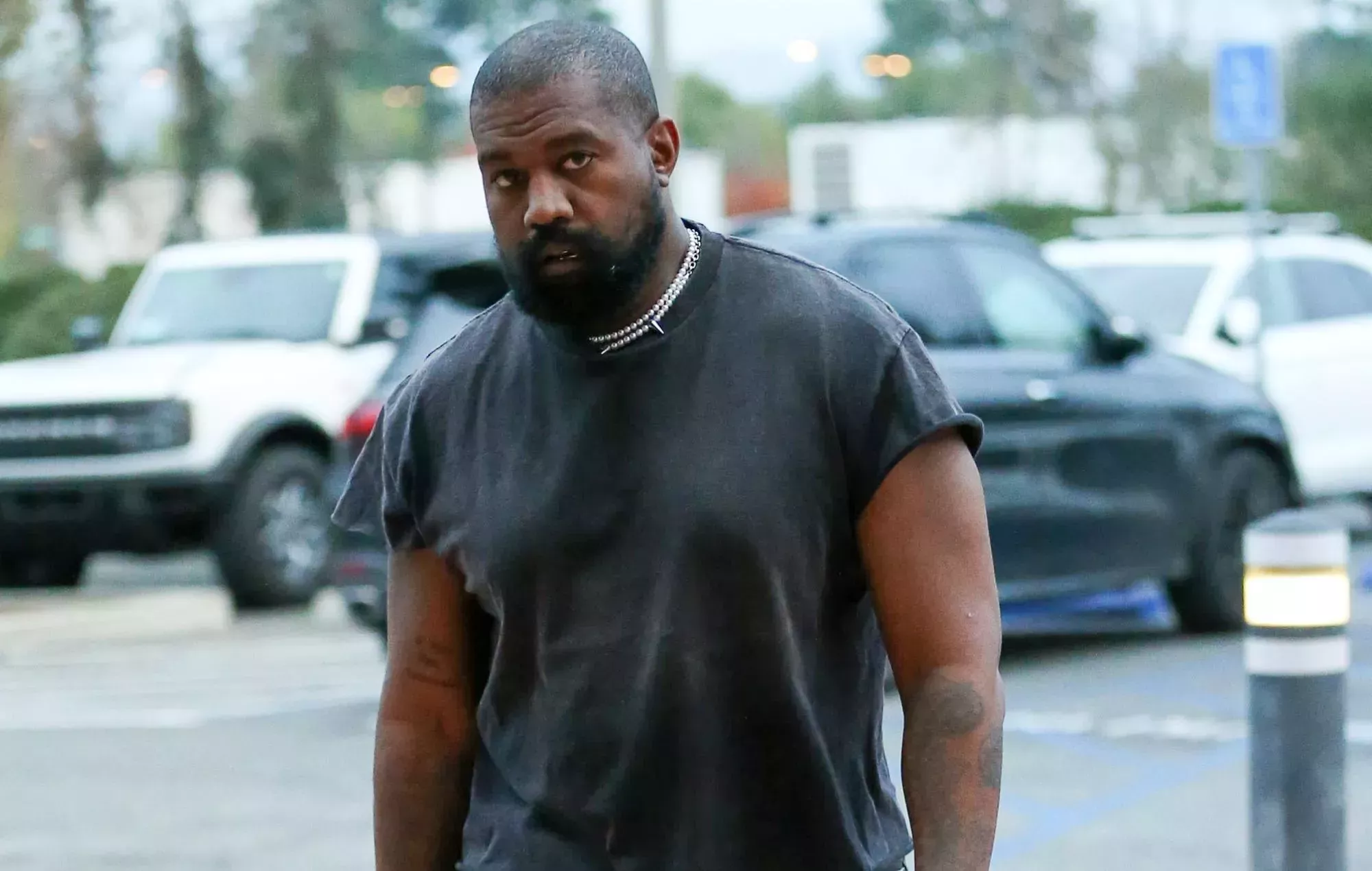 Kanye West acusa a las salas de no contratarle tras la polémica: