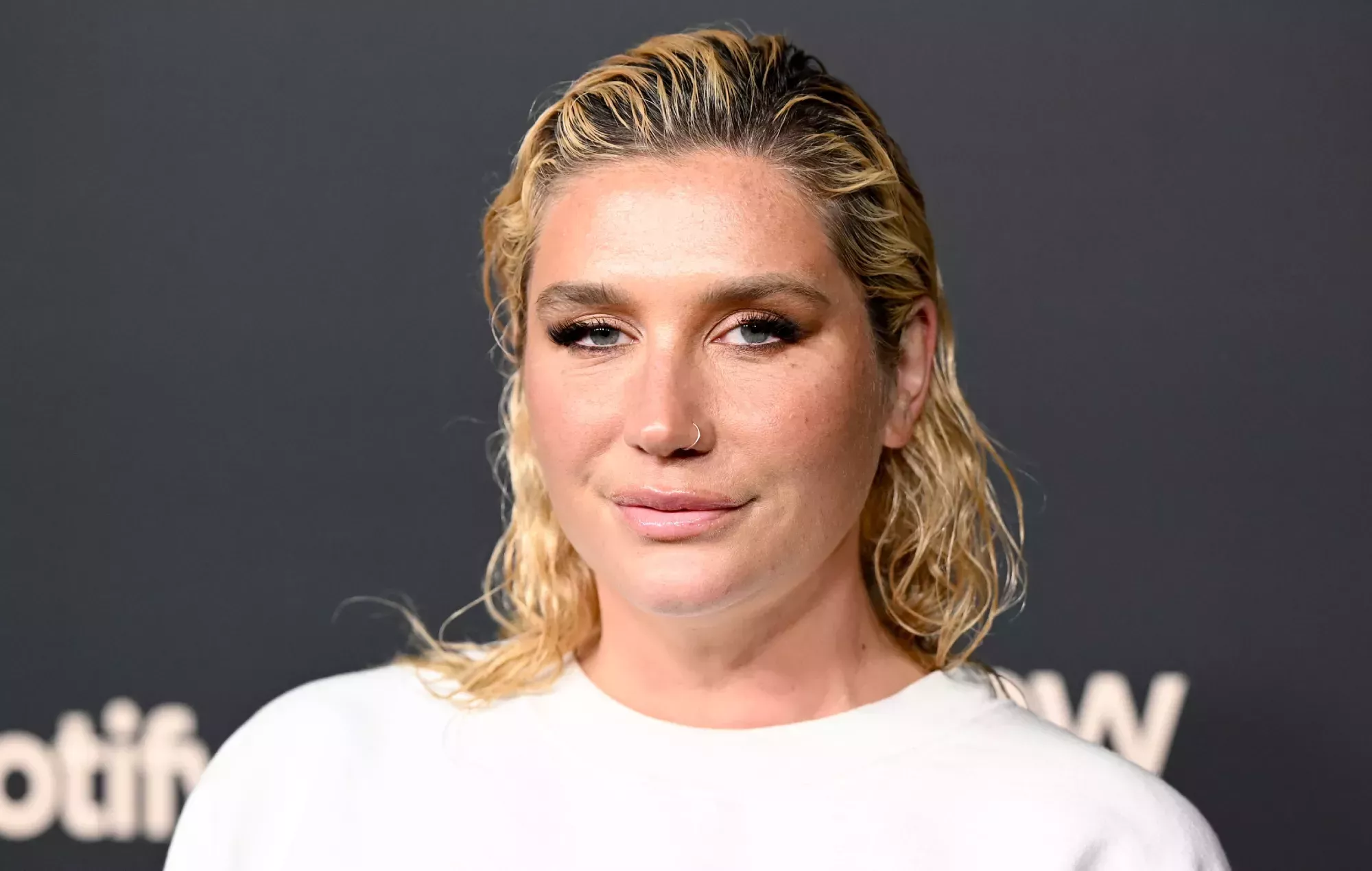 Kesha revela que está escribiendo nueva música