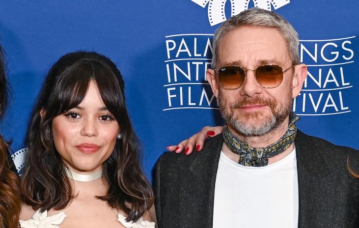 La escena íntima de Jenna Ortega con Martin Freeman está enloqueciendo a sus fans