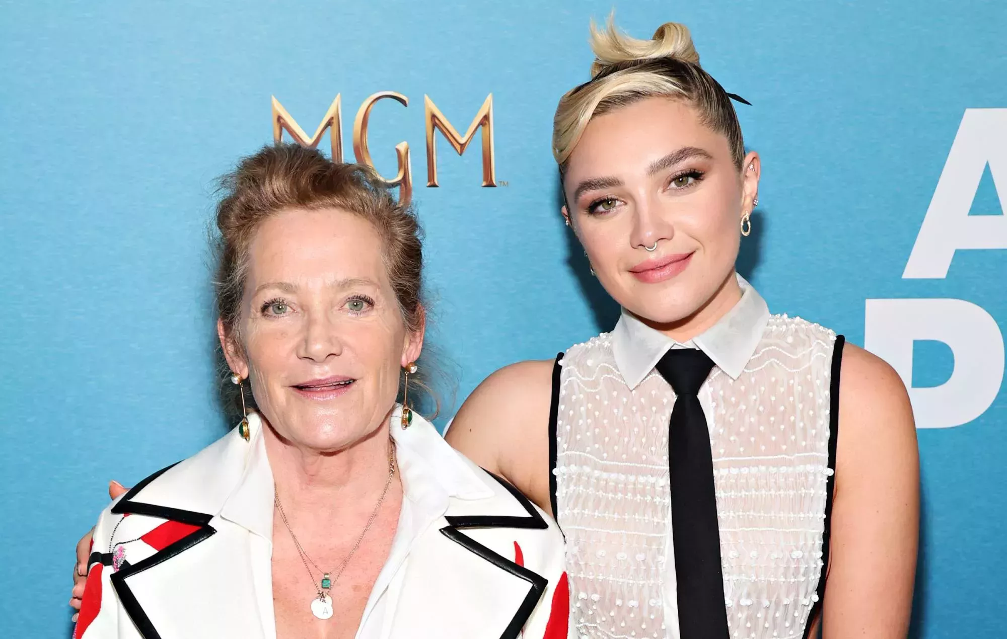 La madre de Florence Pugh se colocó con Snoop Dogg en los Oscars