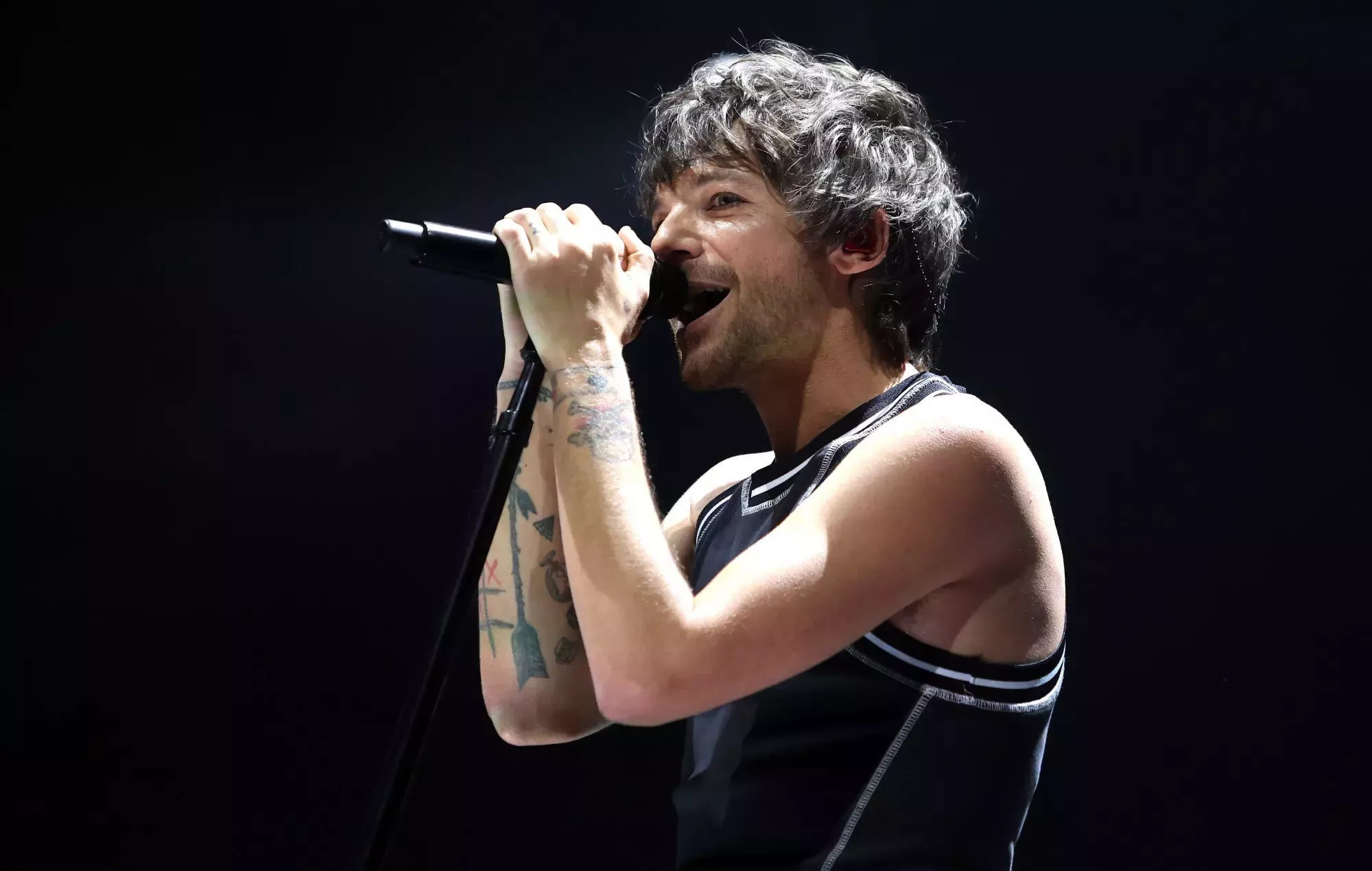 Louis Tomlinson parece 