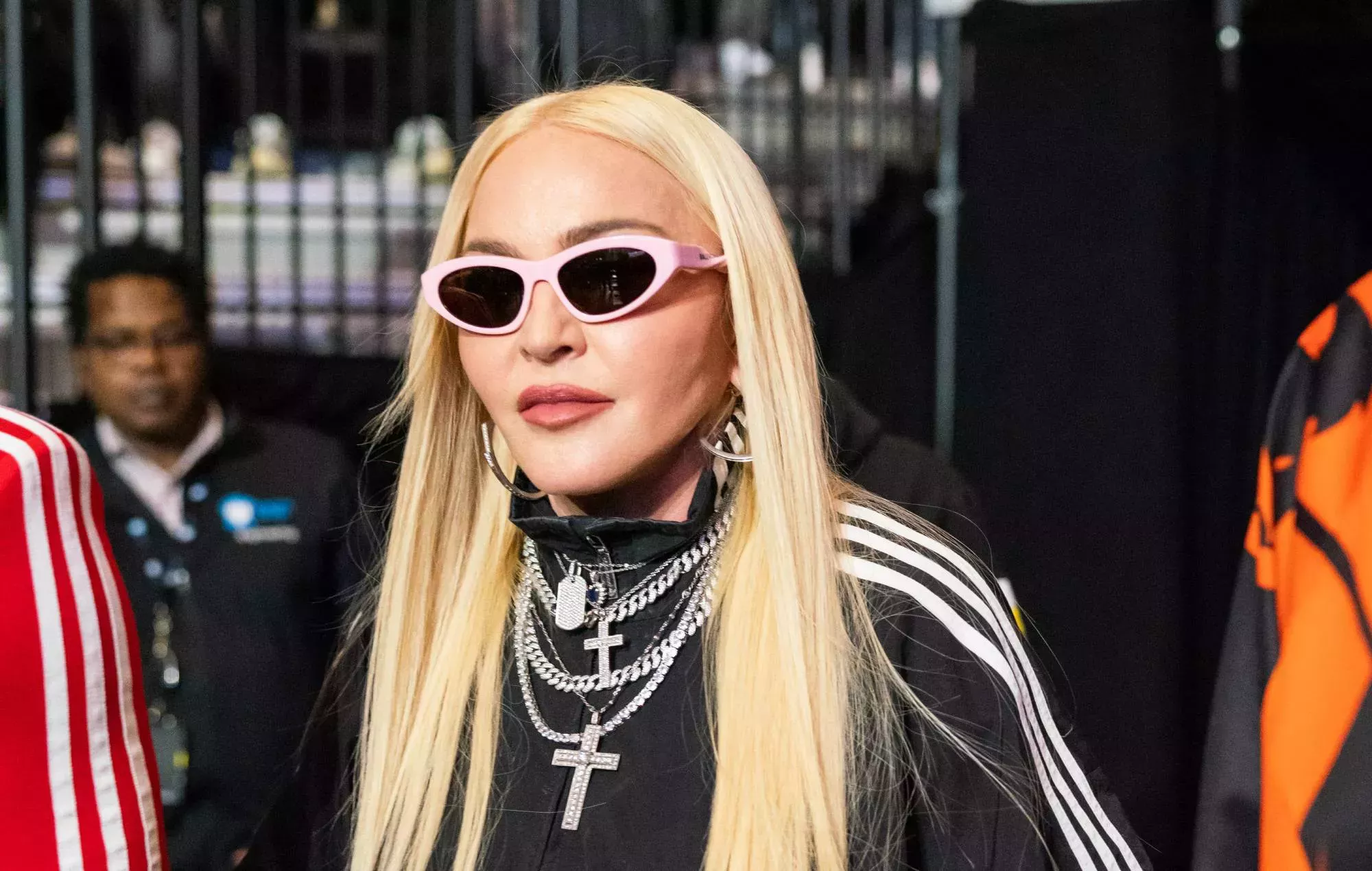 Madonna devuelve el golpe a los que la critican por su edad en su nueva campaña publicitaria