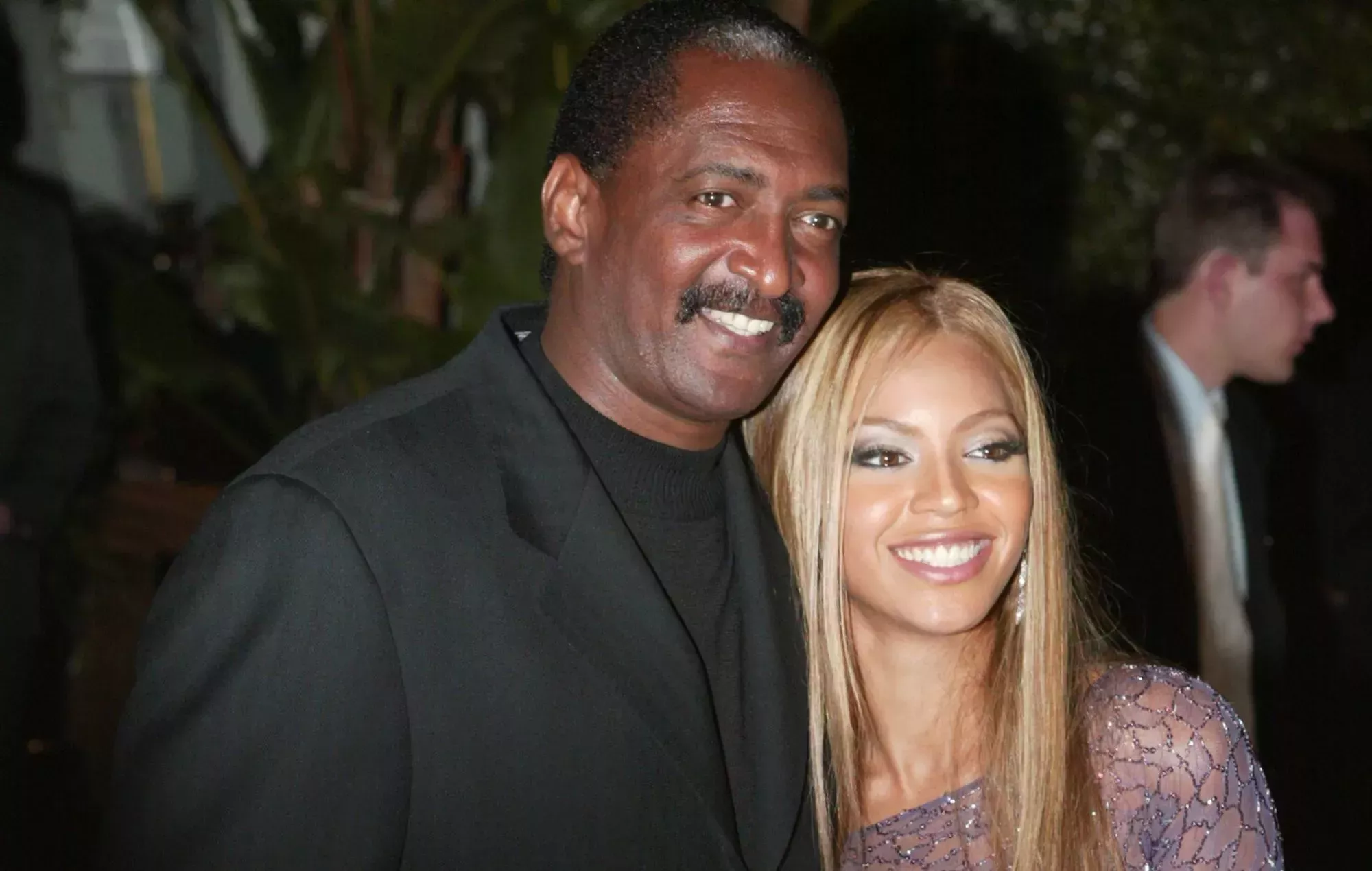 Mathew Knowles culpa a su discográfica de que Beyoncé no haya sido elegida Álbum del Año en los Grammy