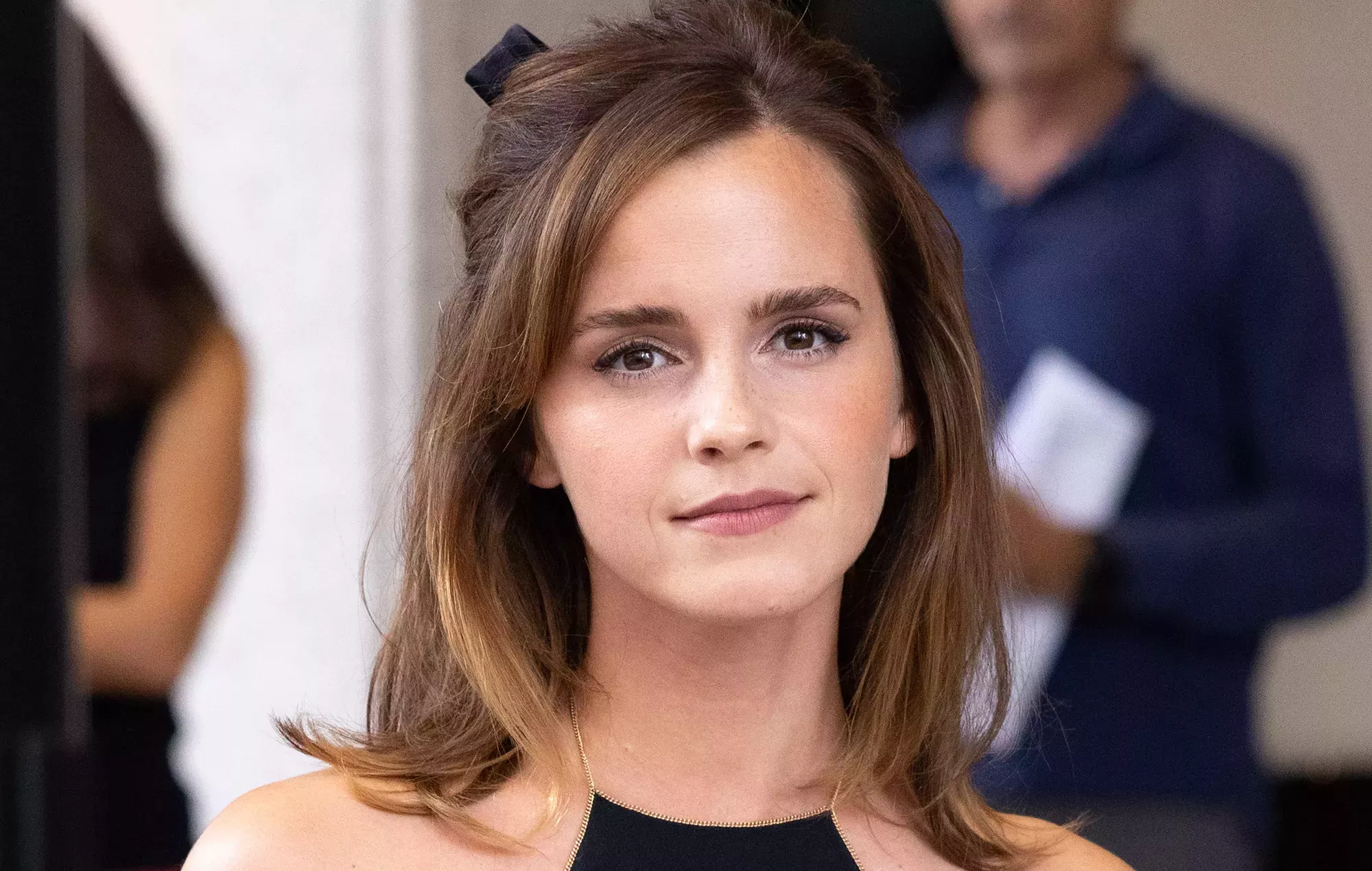 Remolcan el coche de Emma Watson tras aparcar 'ilegalmente' frente a una pizzería