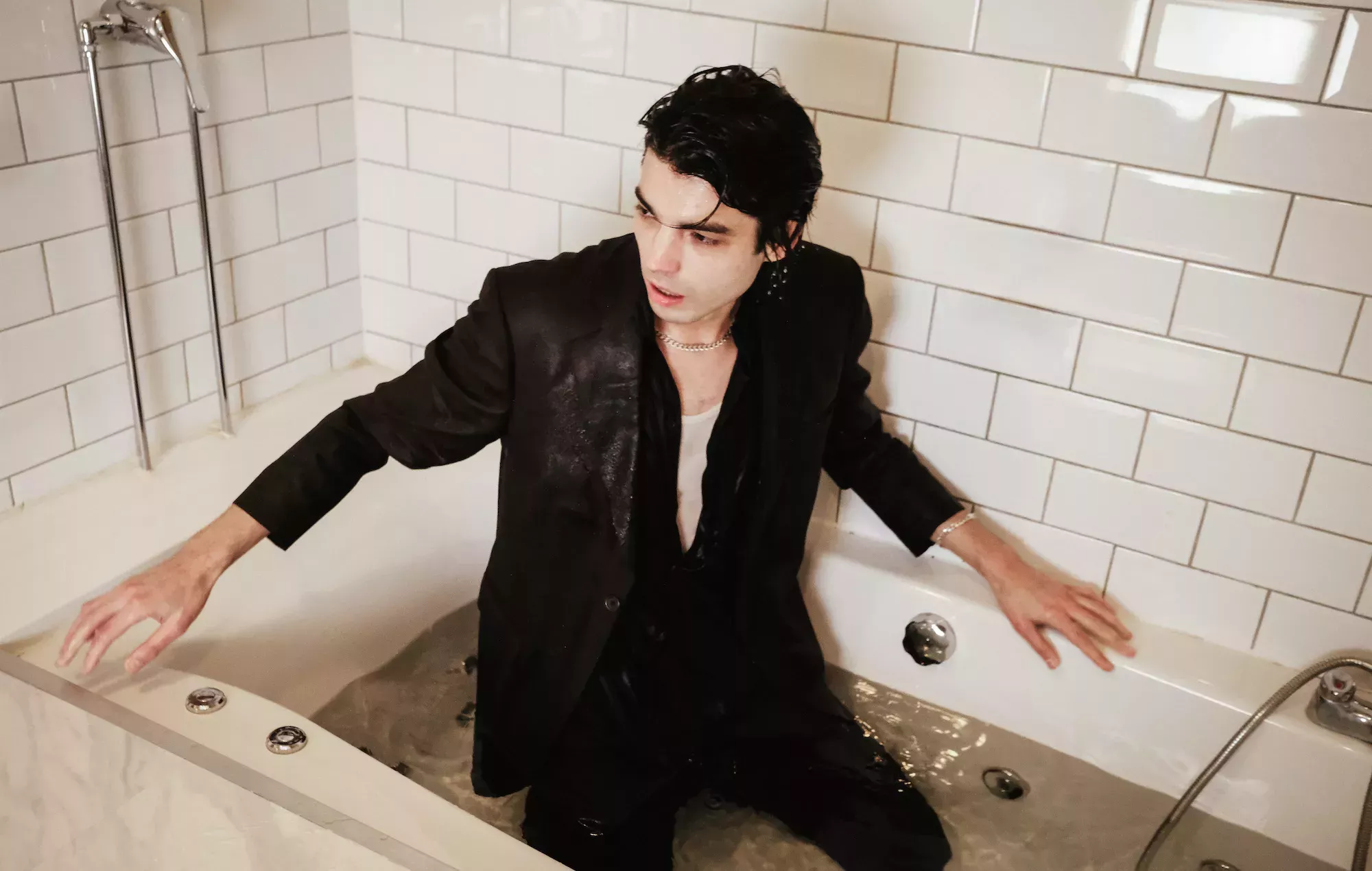 T Walmsley de Temples comparte su nuevo single 