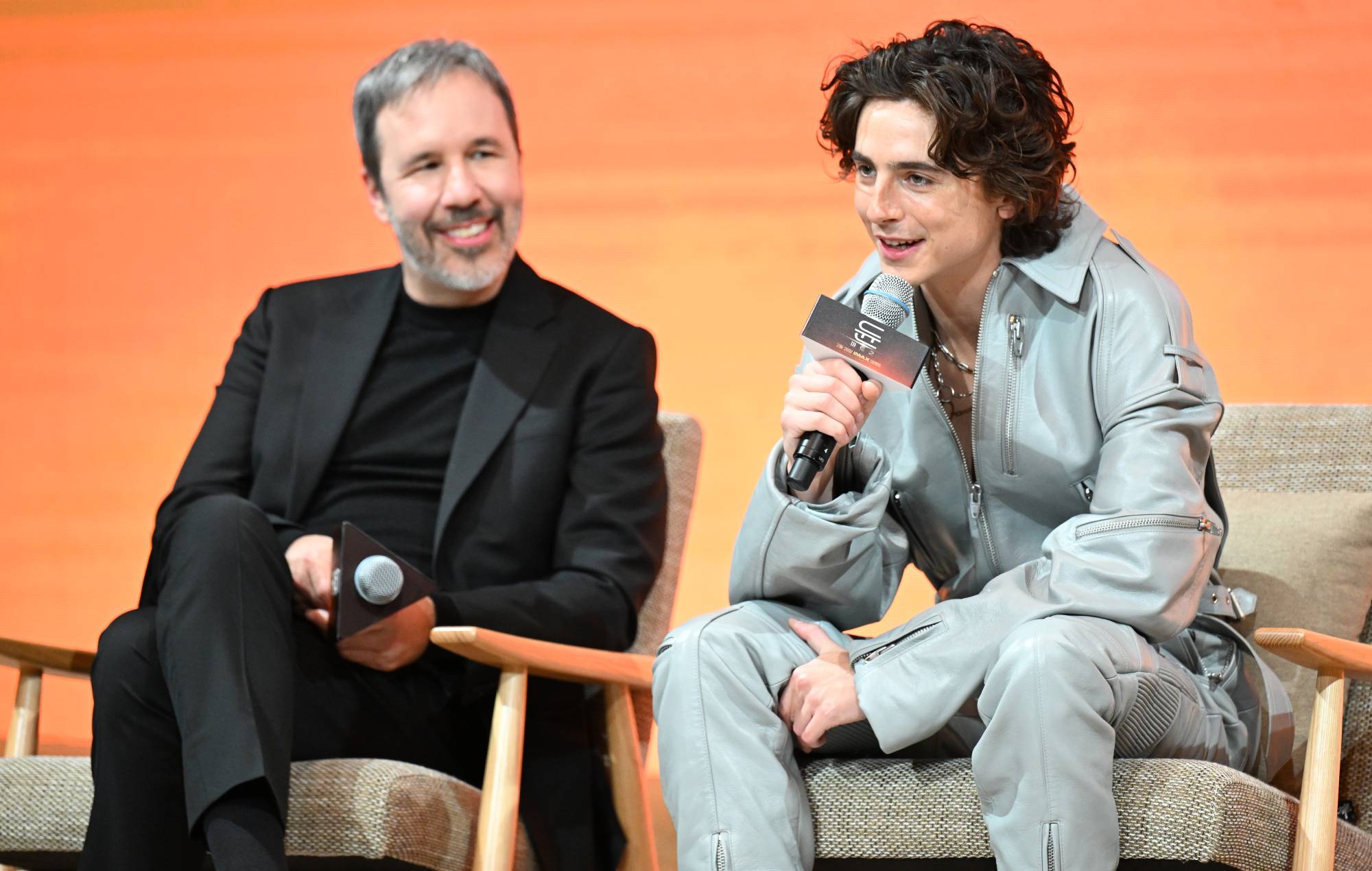 Timothée Chalamet y Denis Villeneuve hablaron en francés en el set de rodaje de "Dune, segunda parte