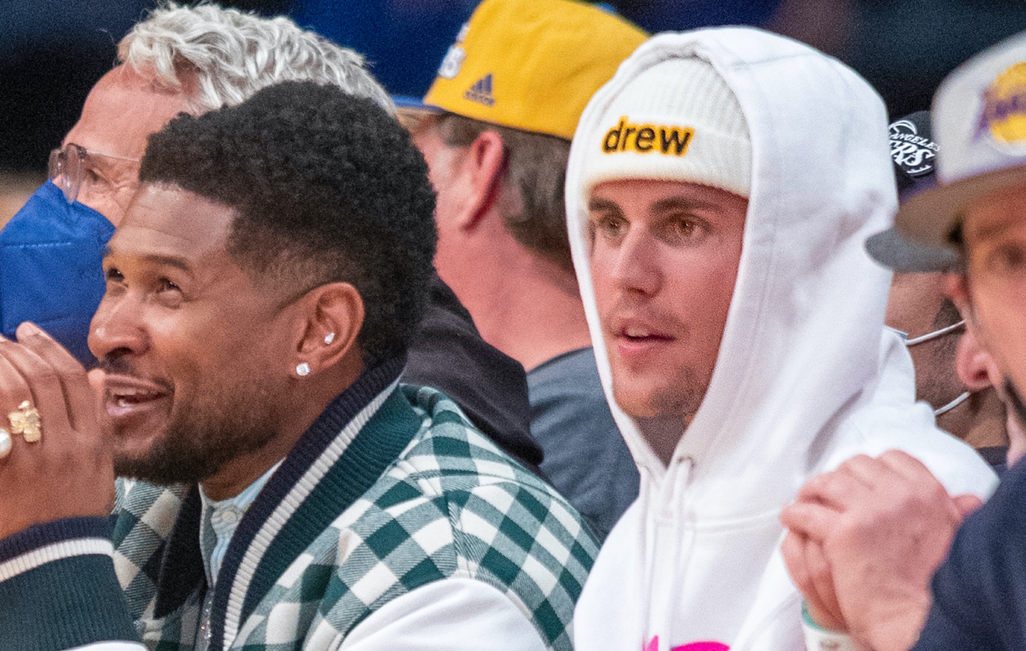 Usher dice que "entiende" por qué Justin Bieber rechazó la oferta de la Super Bowl