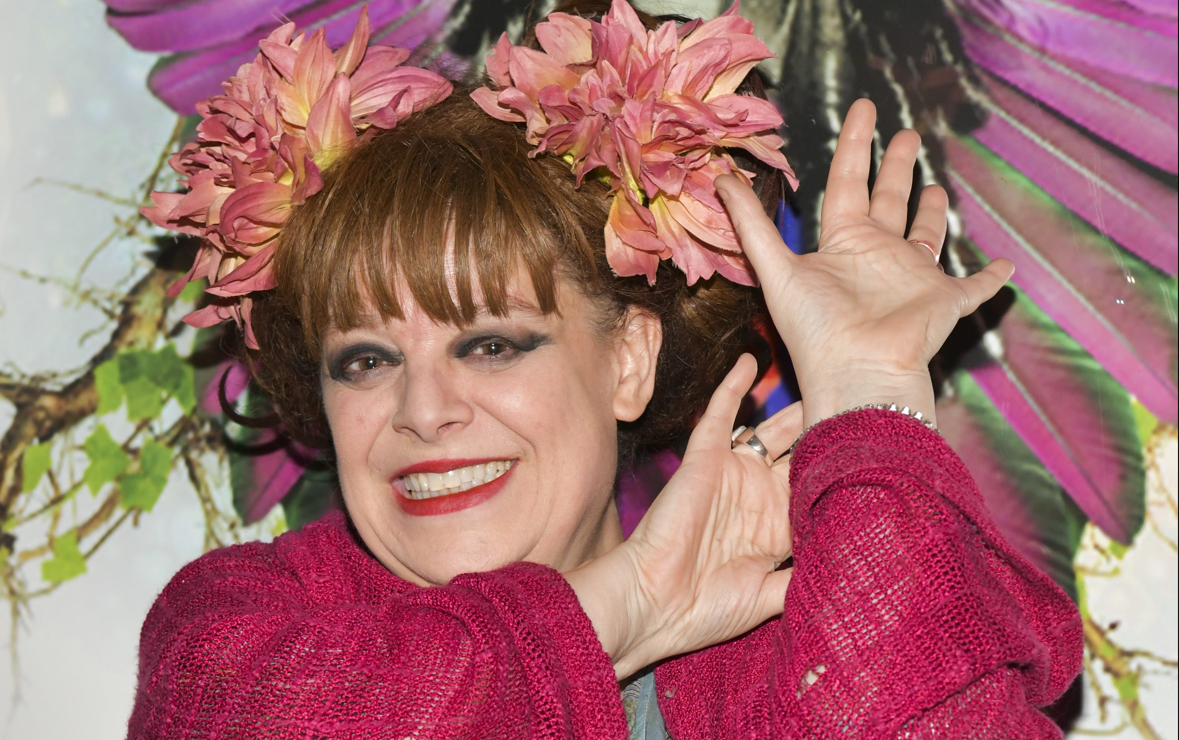 

	
		Angela McCluskey, cantante de los Wild Colonials, fallece a los 64 años
	
	