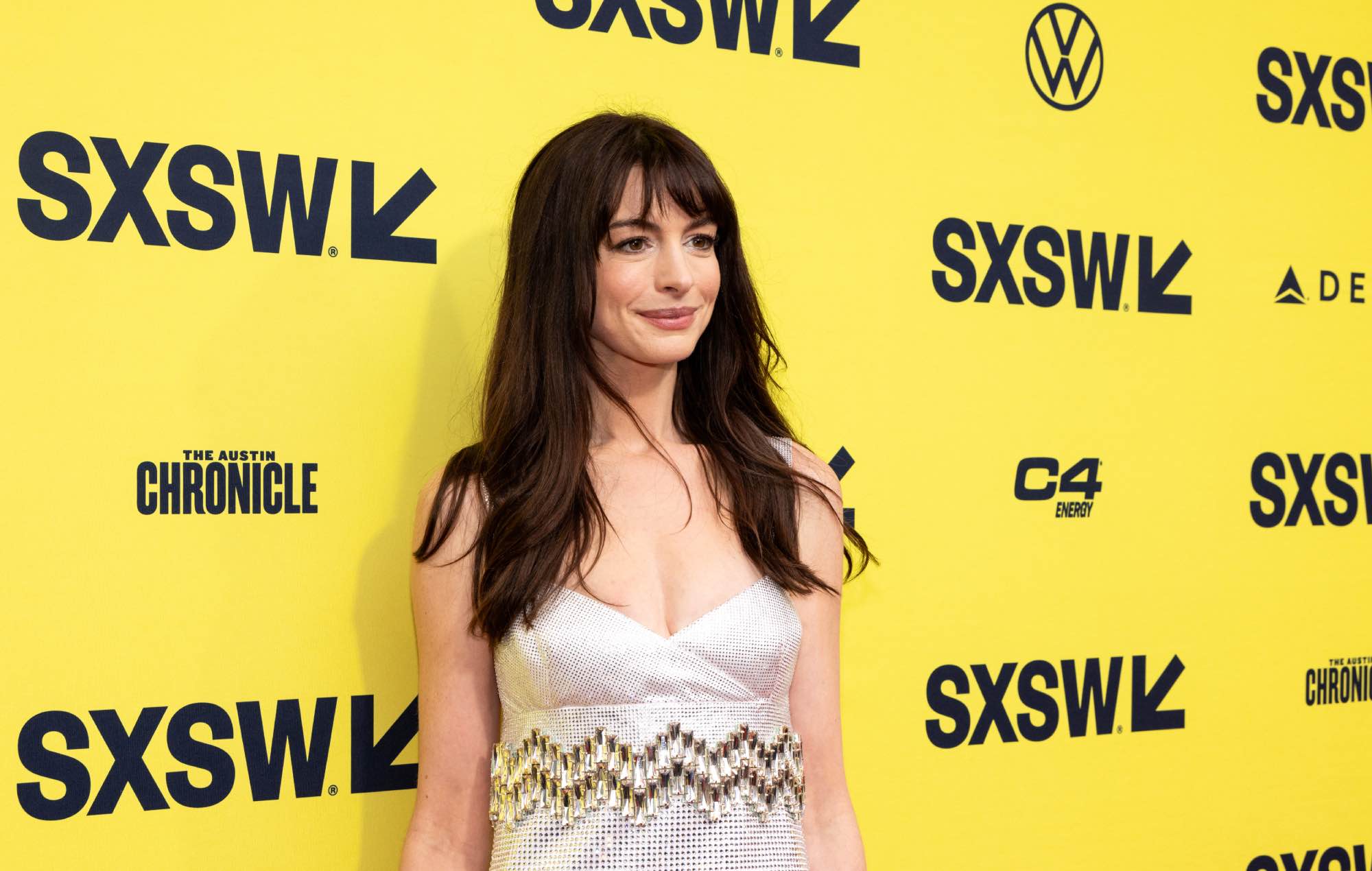 Anne Hathaway revela que sufrió un aborto mientras interpretaba a una embarazada