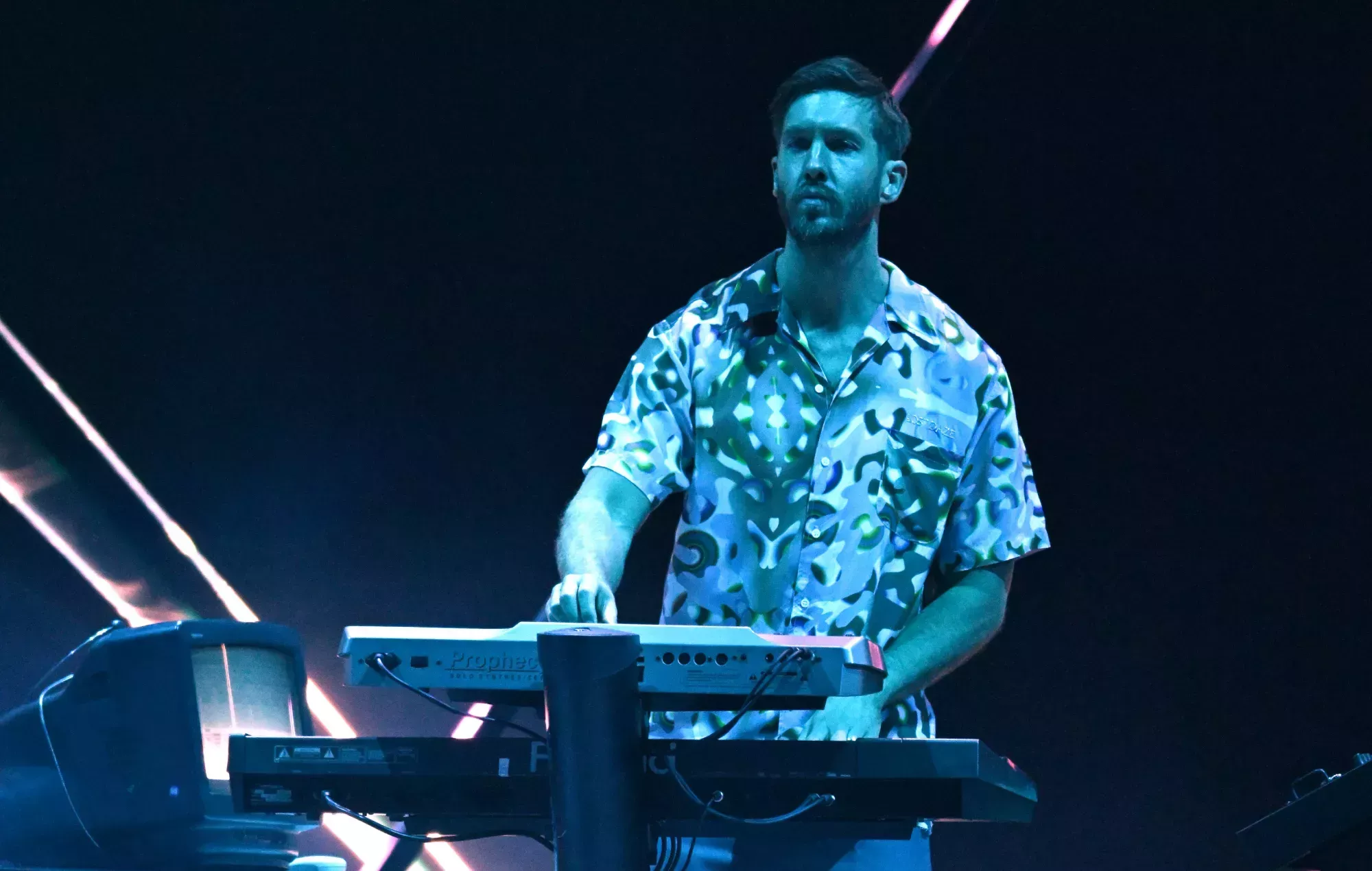 Calvin Harris revela una extraña cura para el jet lag: 