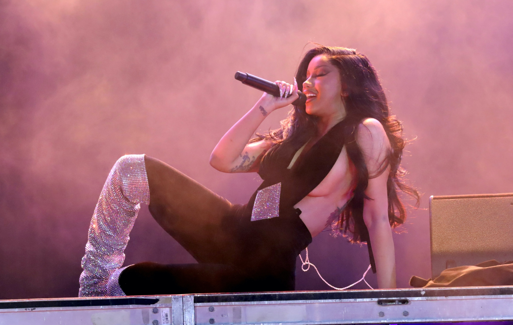 Cardi B dice que lanzará su segundo álbum este año - y tiene "100 canciones" listas