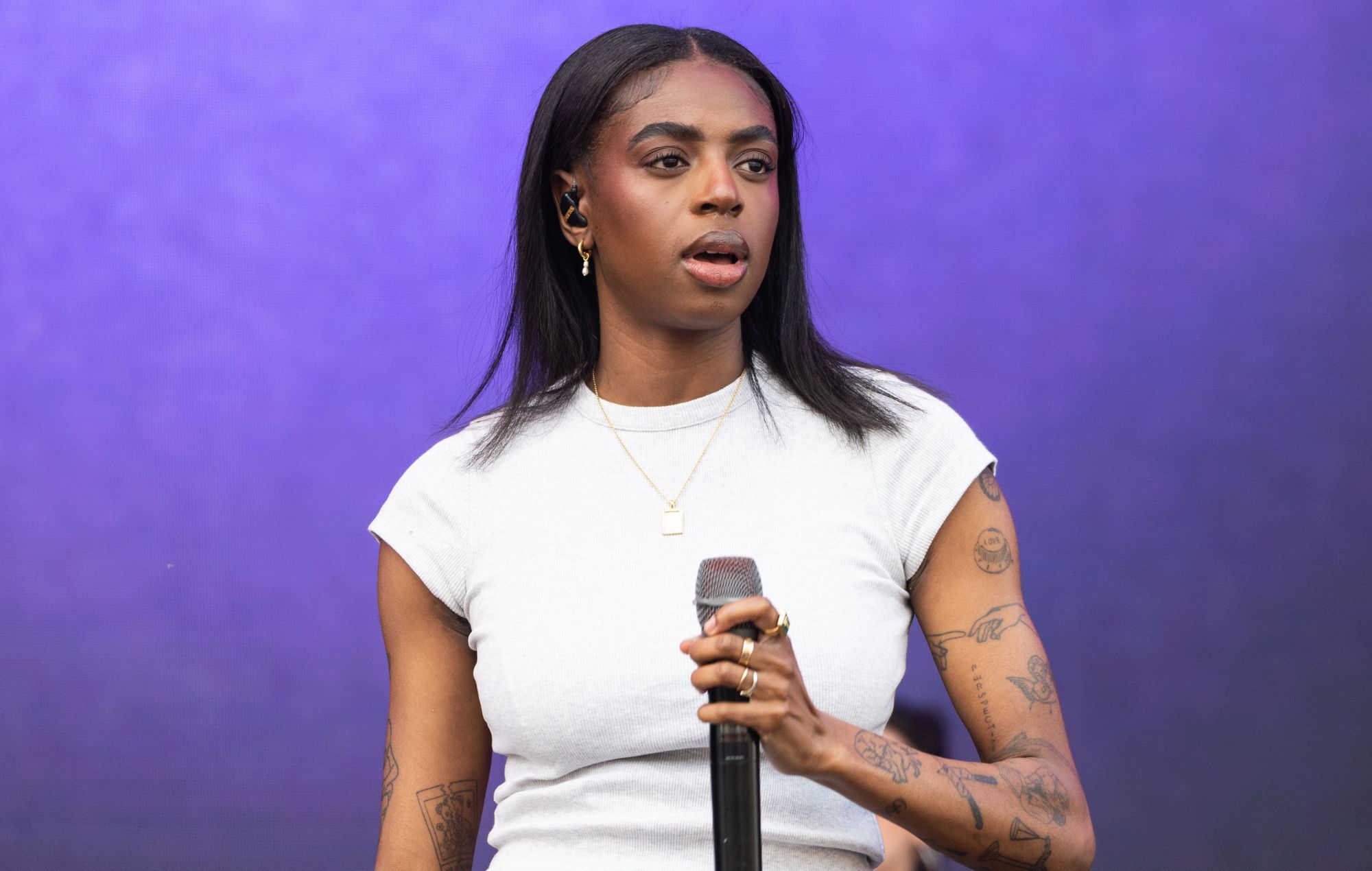 Cat Burns anuncia su álbum de debut "Early Twenties" con una gira por el Reino Unido y Europa en 2024