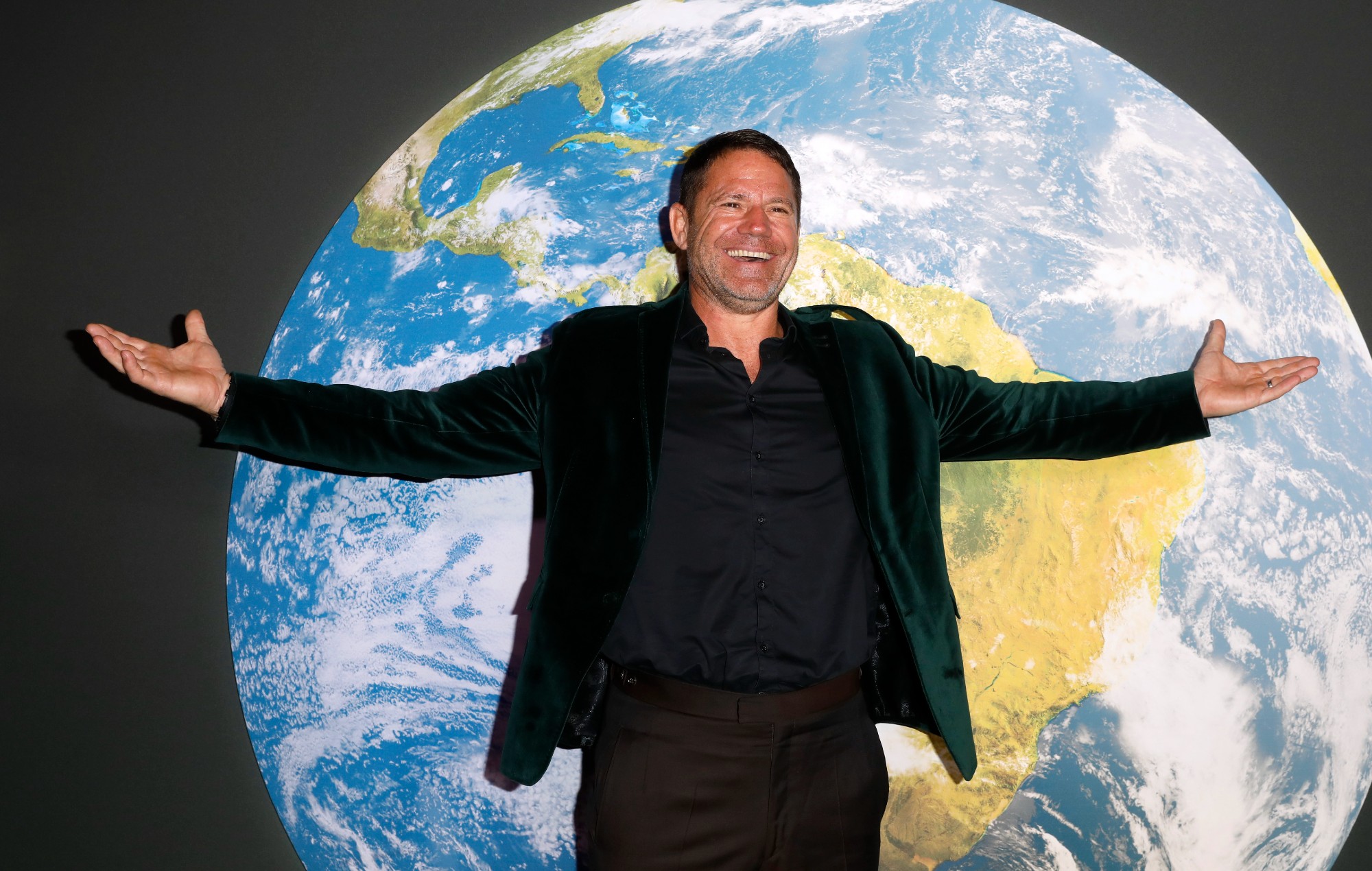 Exclusiva: vea al experto en animales Steve Backshall provocar el caos en el estudio de 'Planet Zoo