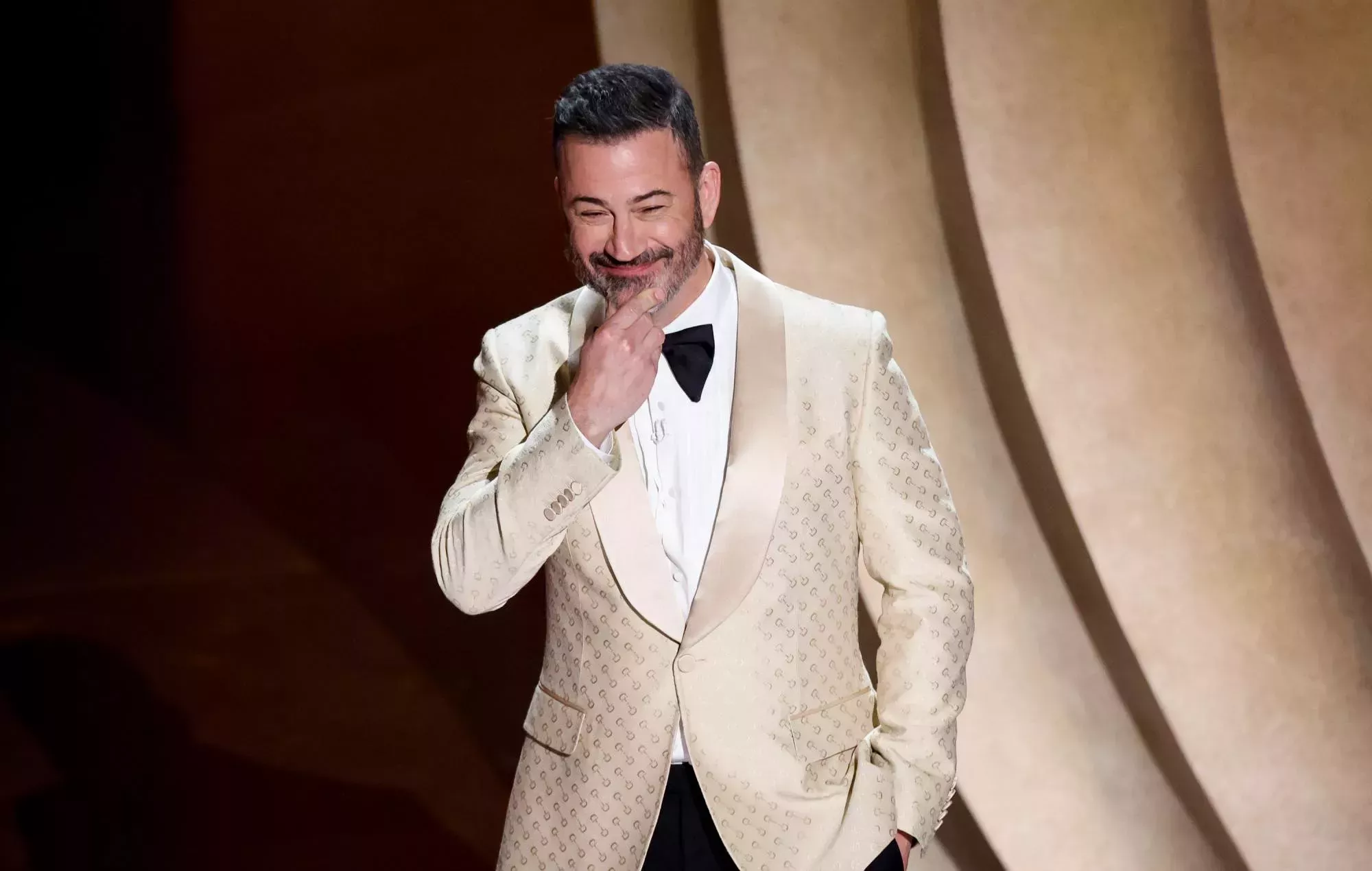 Jimmy Kimmel devuelve las críticas a Trump durante su discurso en los Oscars