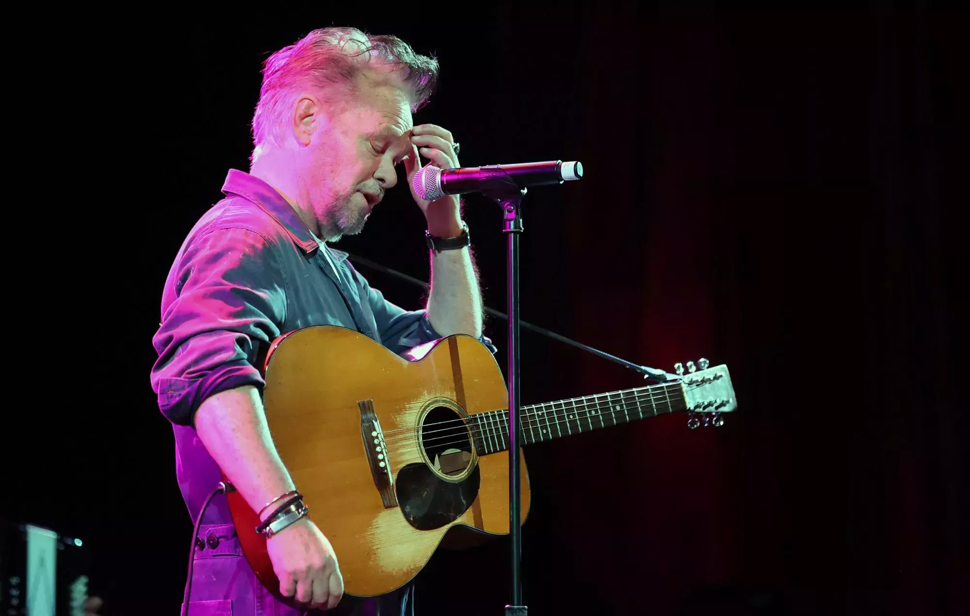 John Mellencamp pide a un 