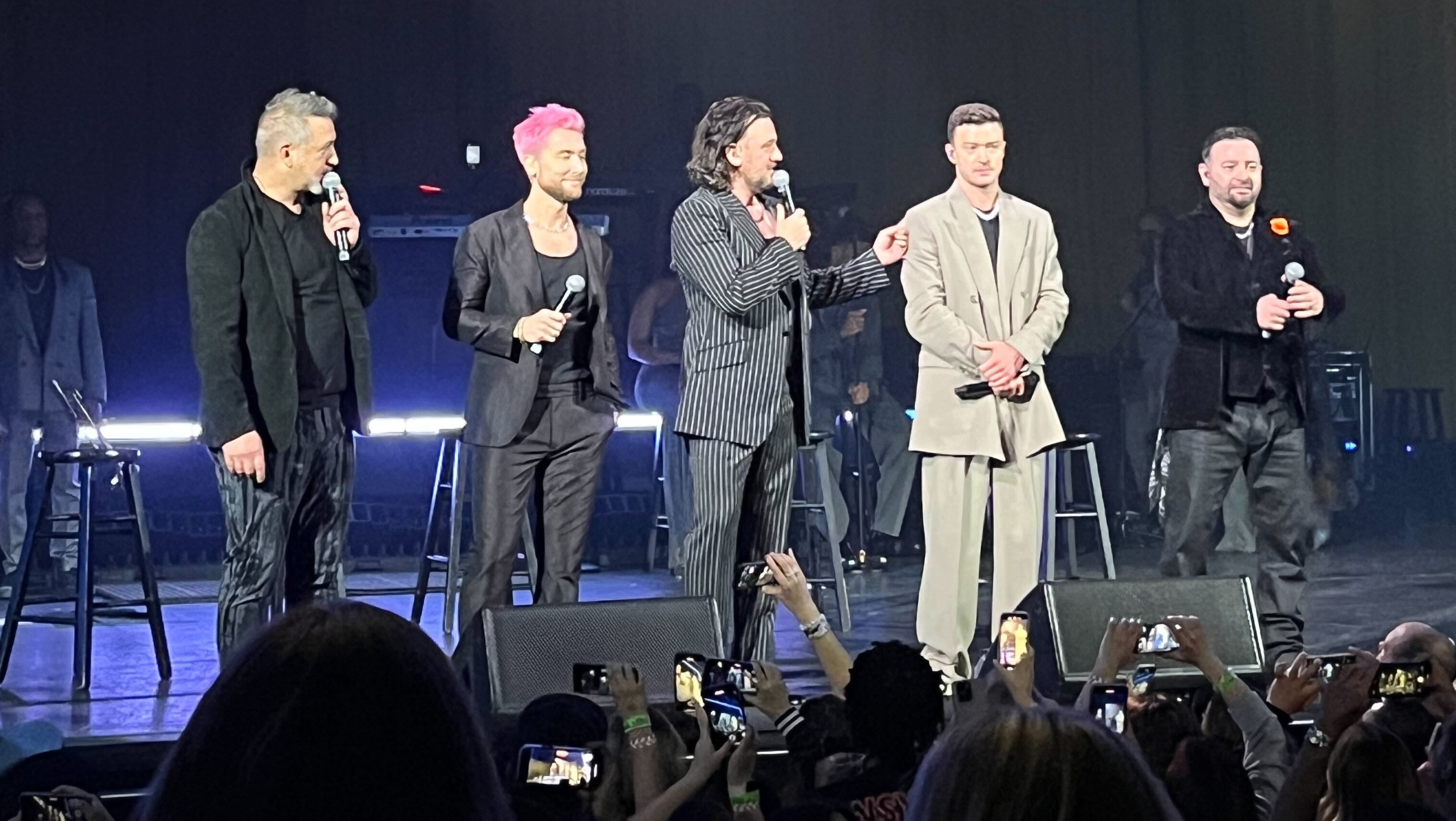 

	
		Justin Timberlake reúne a NSYNC en Los Ángeles para su primera actuación desde 2013
	
	