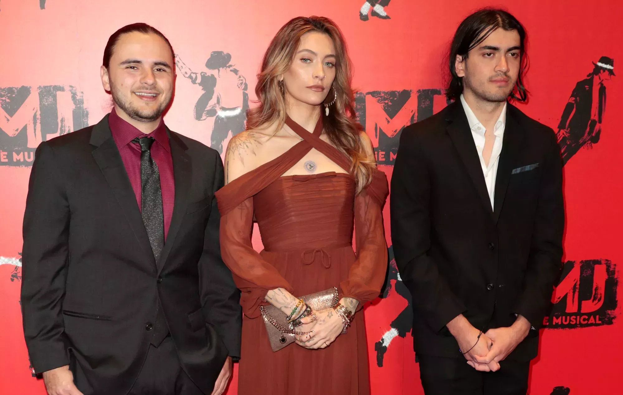 Los hijos de Michael Jackson asisten al estreno de 'MJ The Musical' en Londres