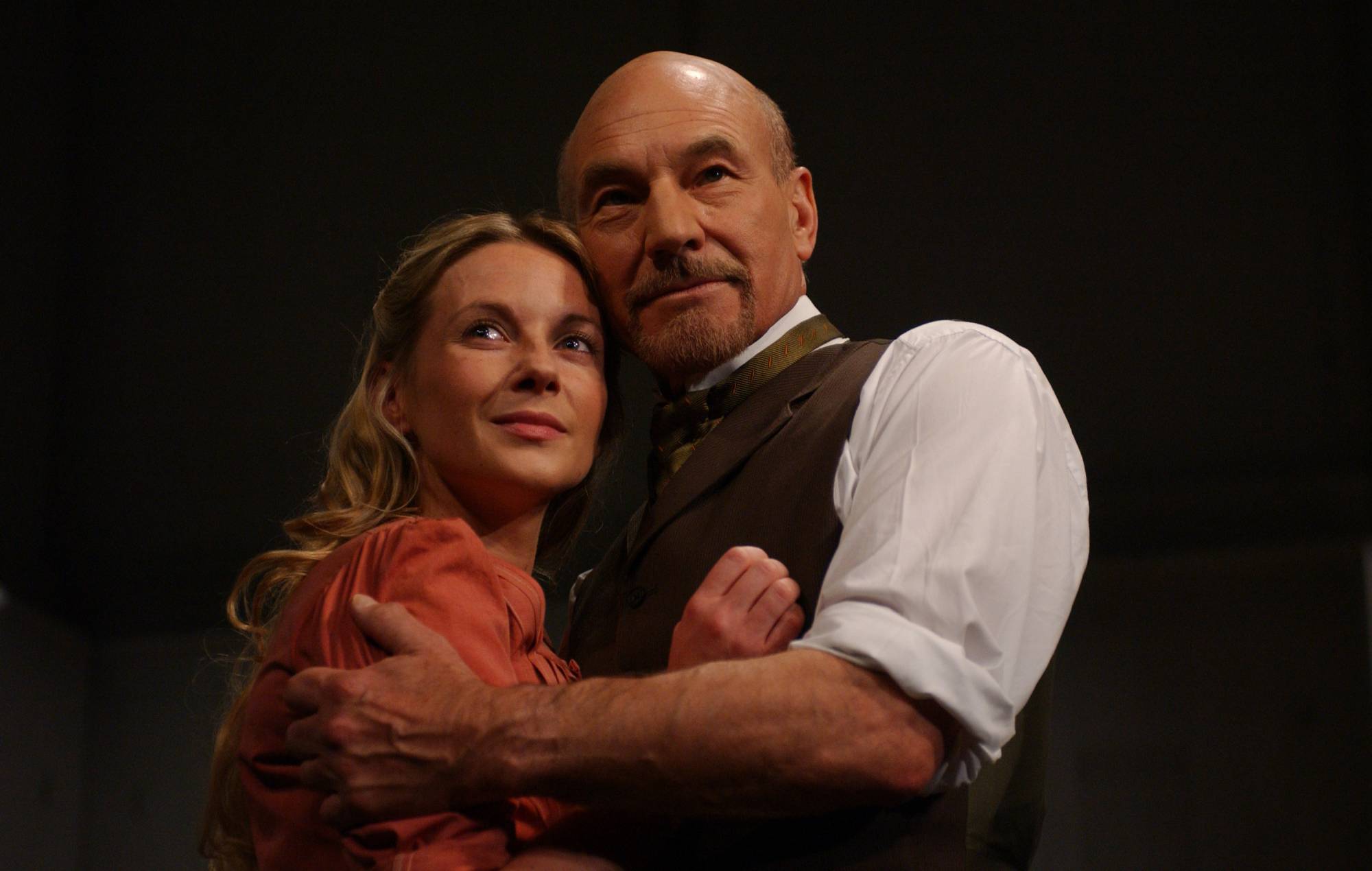 Patrick Stewart llama "desvergonzada" a su ex mujer por "rebajarla" en su nuevo libro