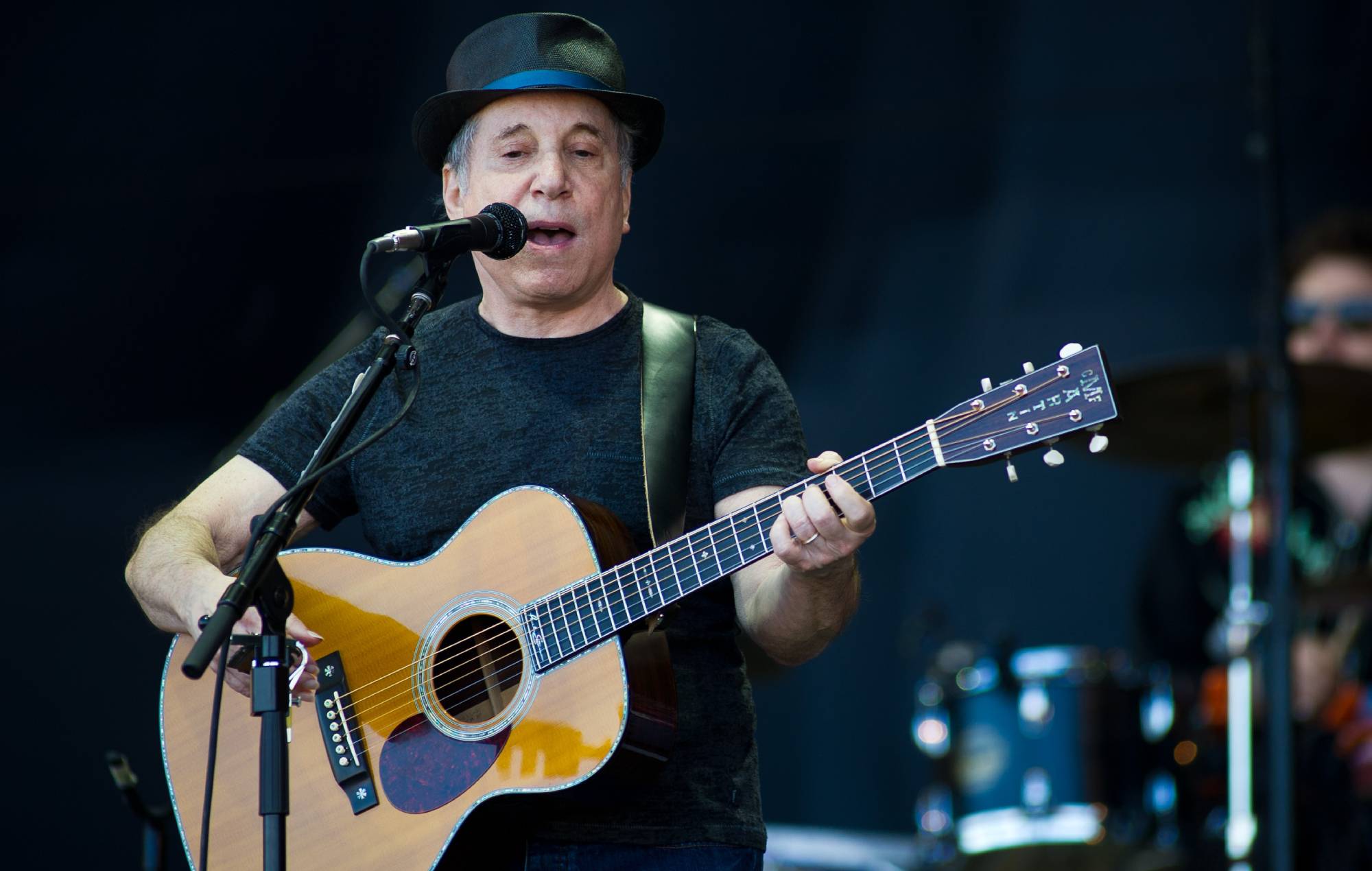 Paul Simon se muestra esperanzado tras perder casi totalmente la audición en un año
